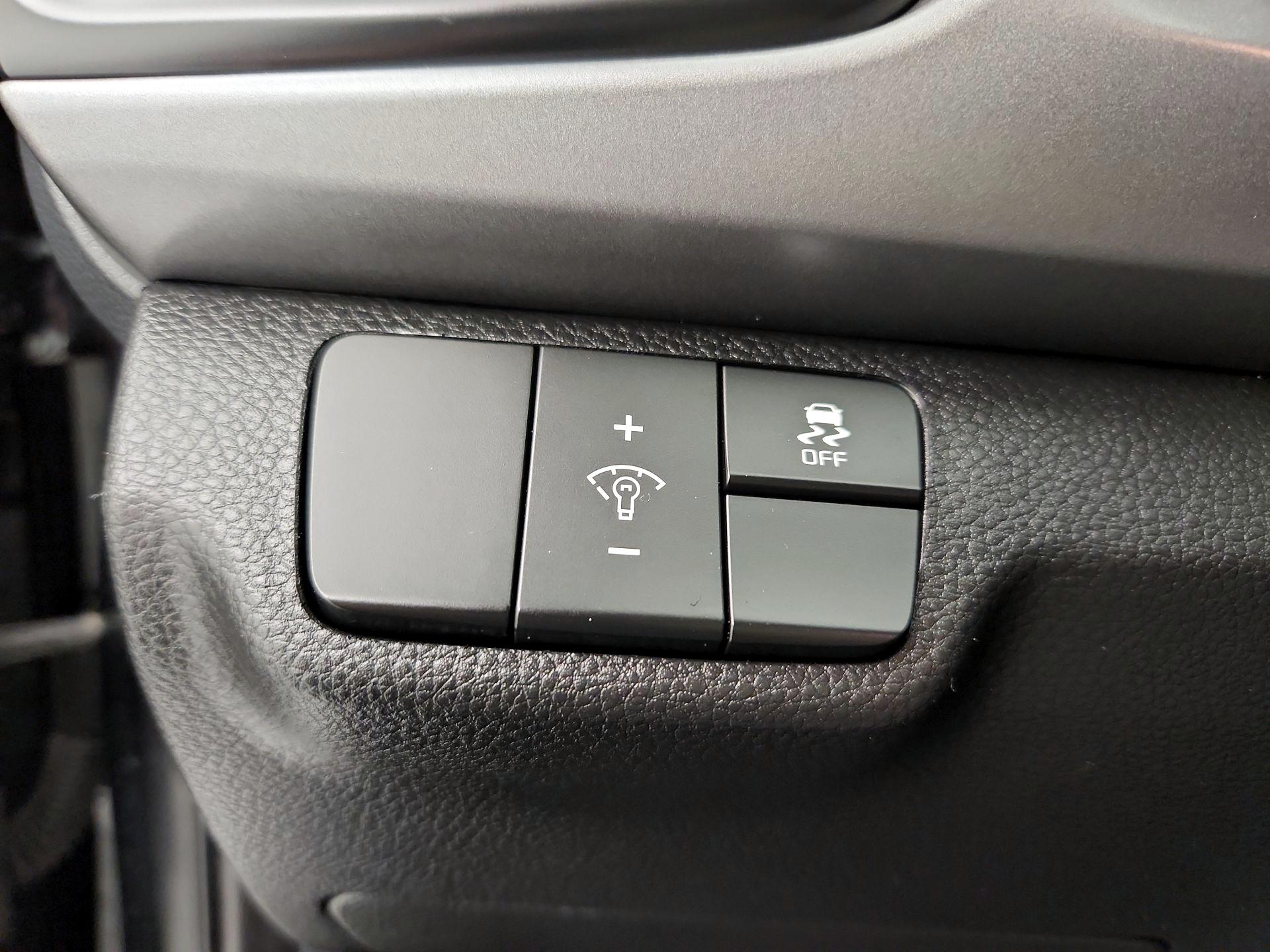 Thumbnail: 2023 Kia Rio - 13