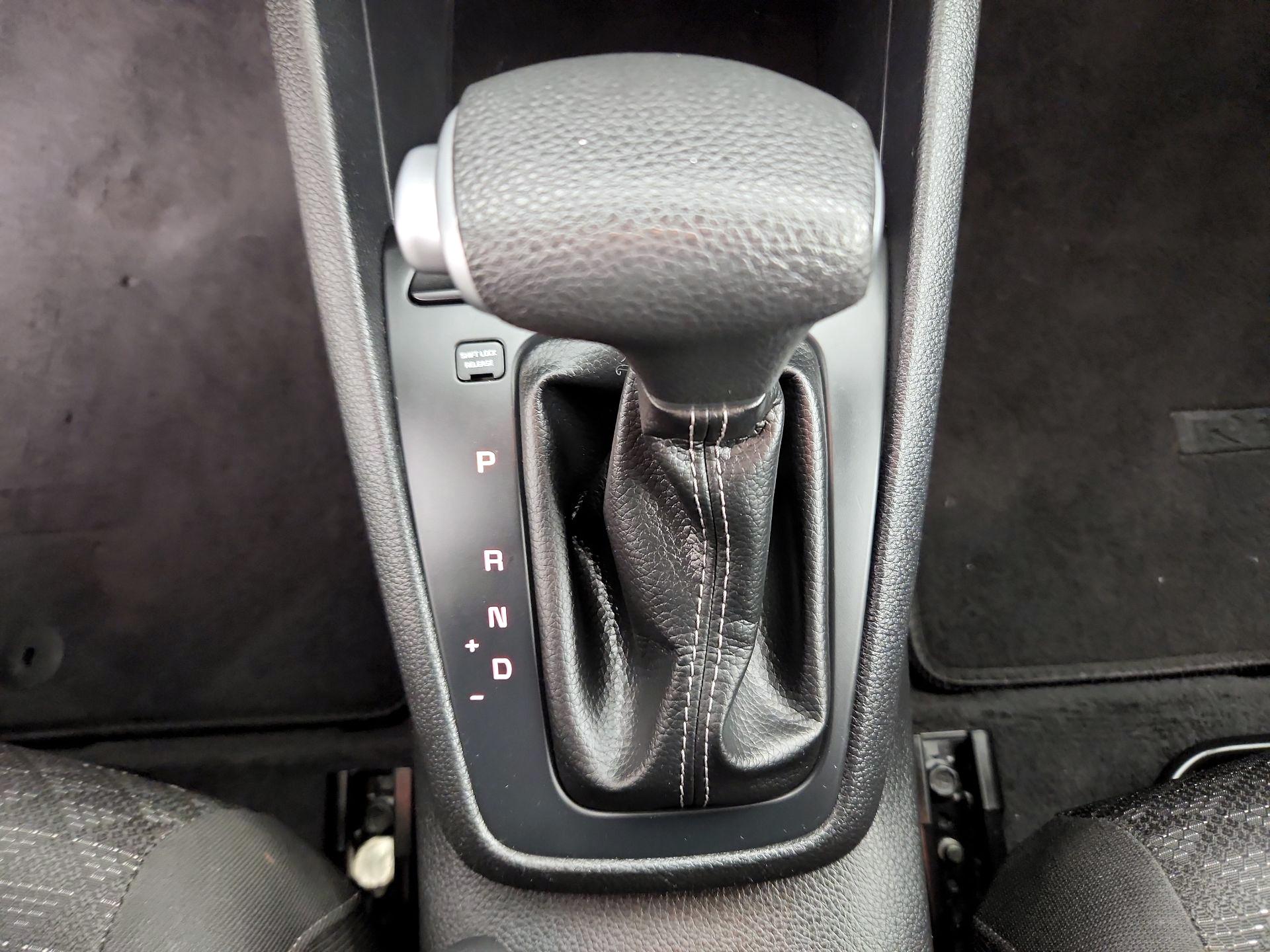 Thumbnail: 2023 Kia Rio - 17