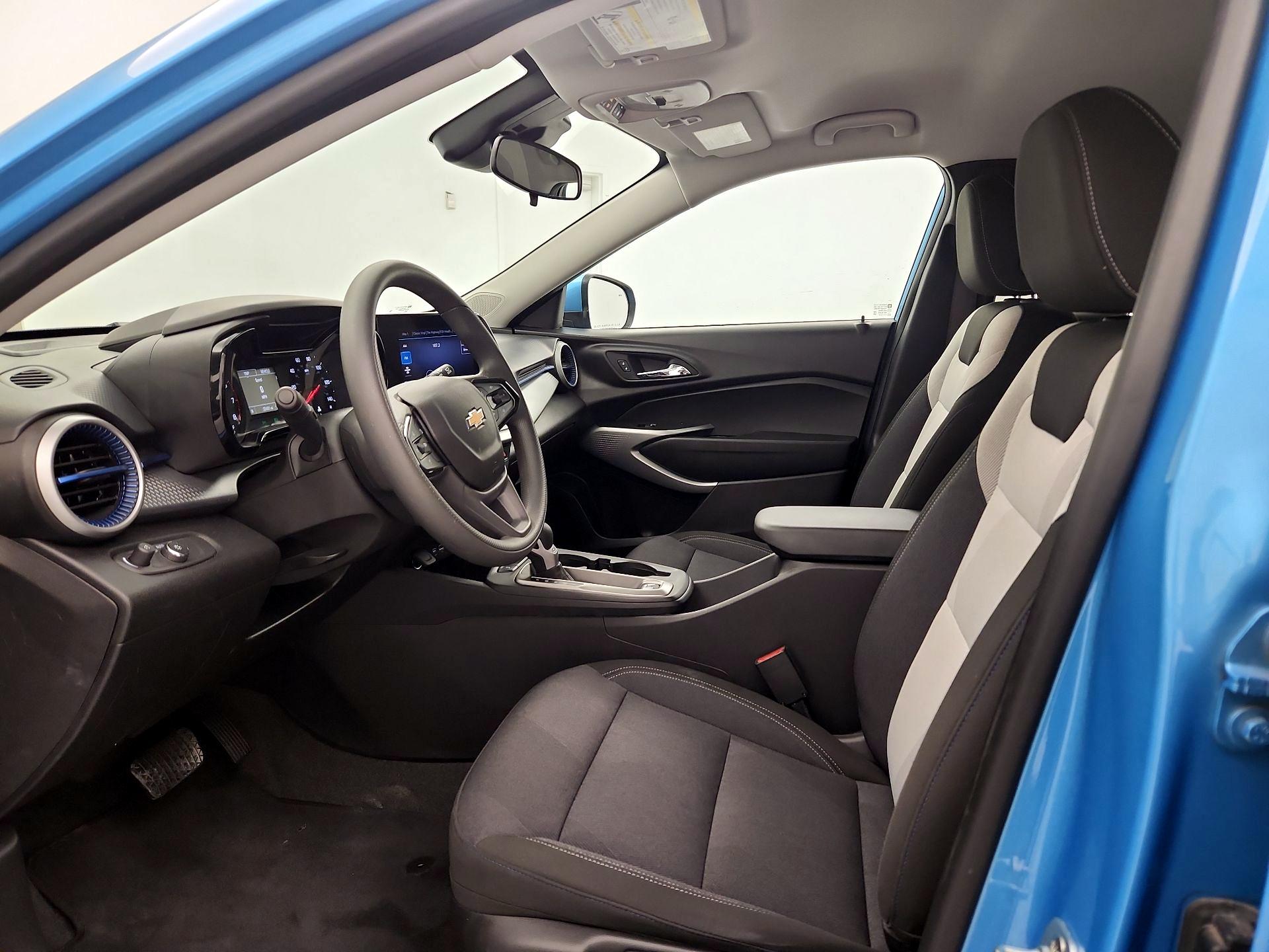 Thumbnail: 2025 Chevrolet Trax - 11