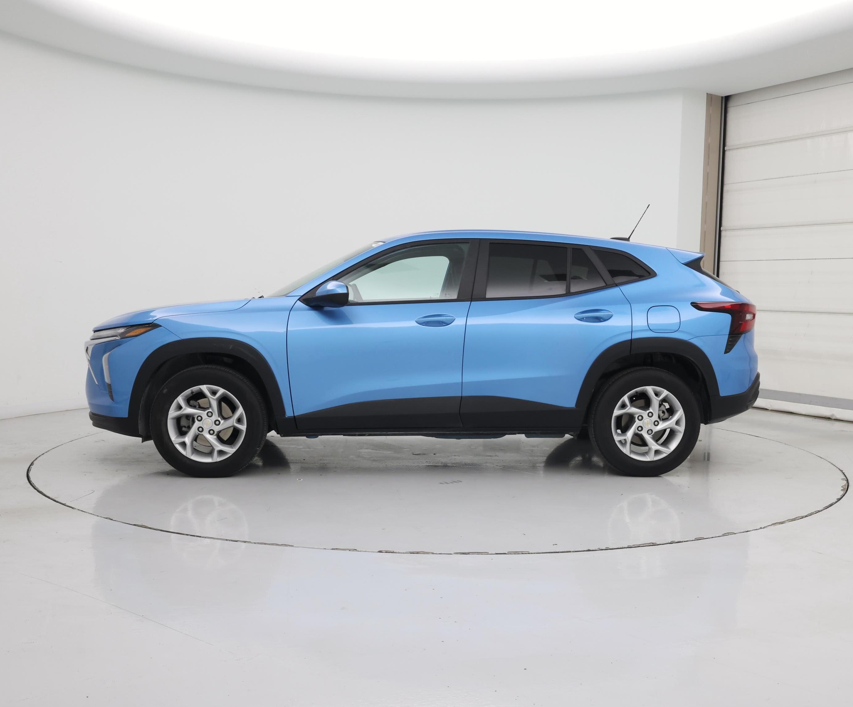 Thumbnail: 2025 Chevrolet Trax - 3