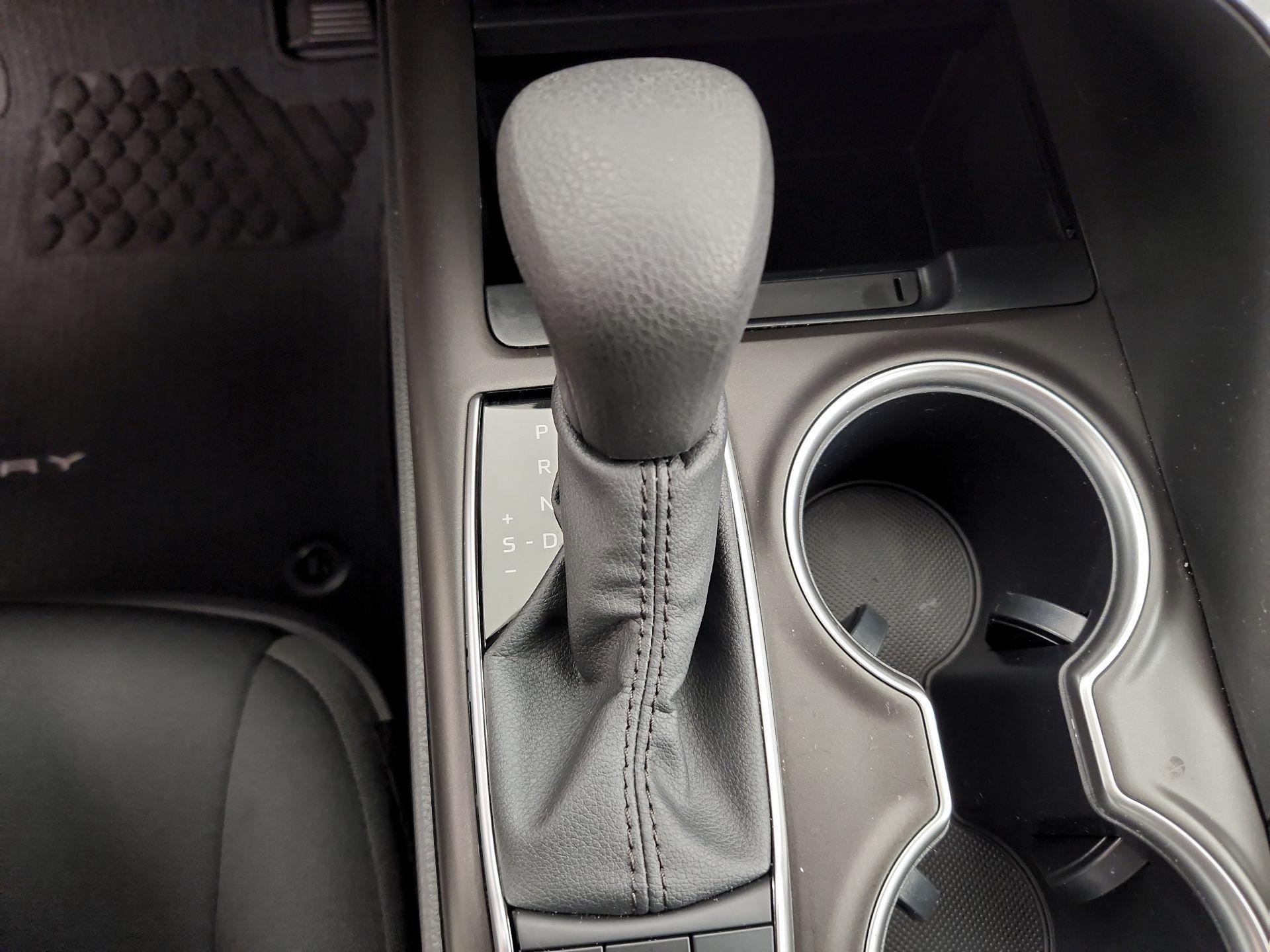 Thumbnail: 2024 Toyota Camry - 17