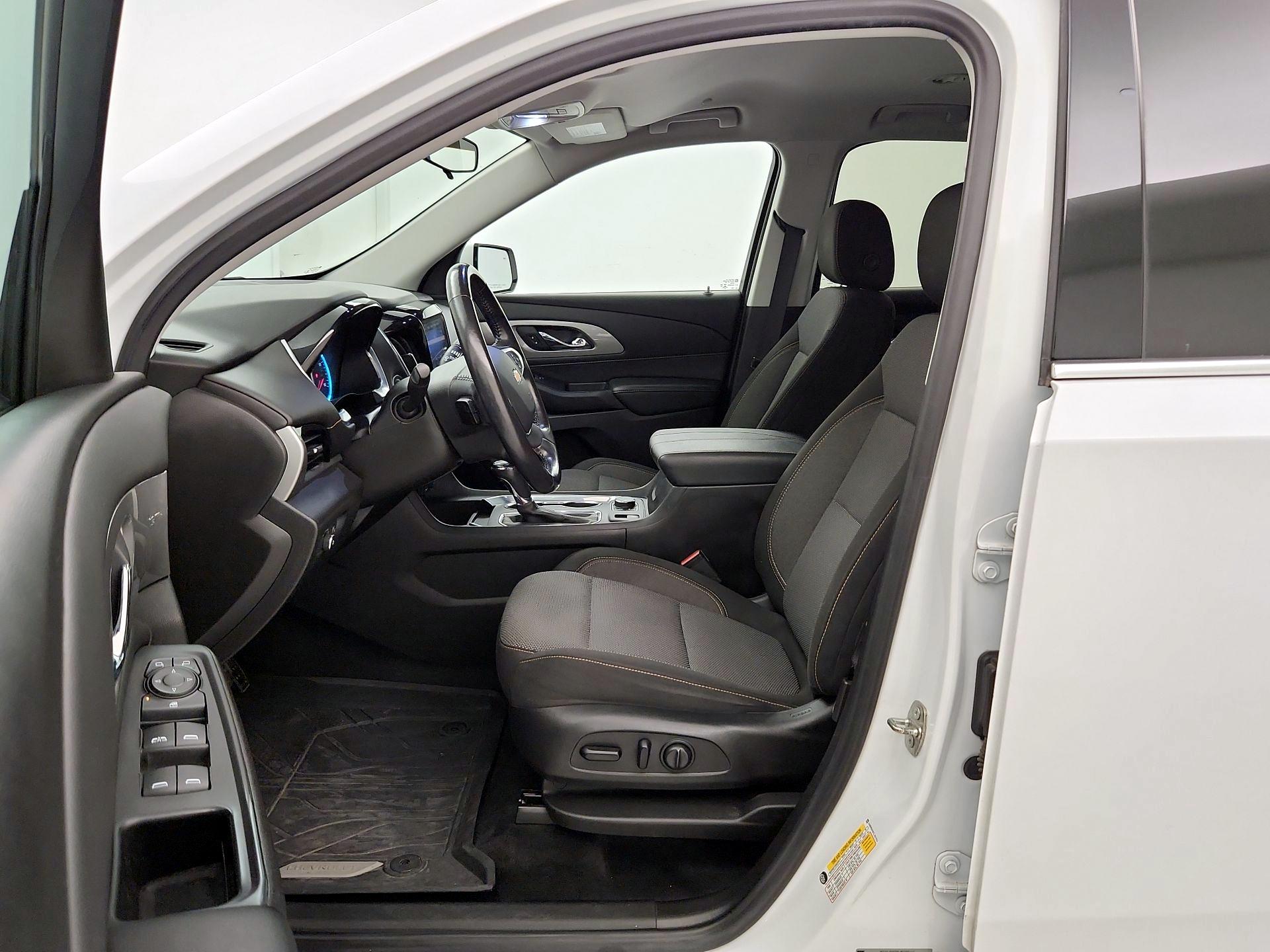 Thumbnail: 2020 Chevrolet Traverse - 11