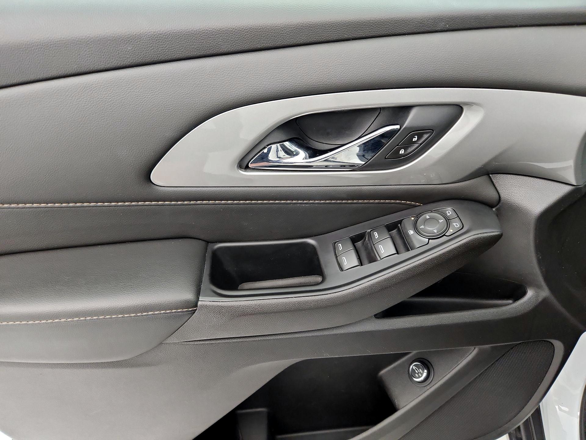 Thumbnail: 2020 Chevrolet Traverse - 12