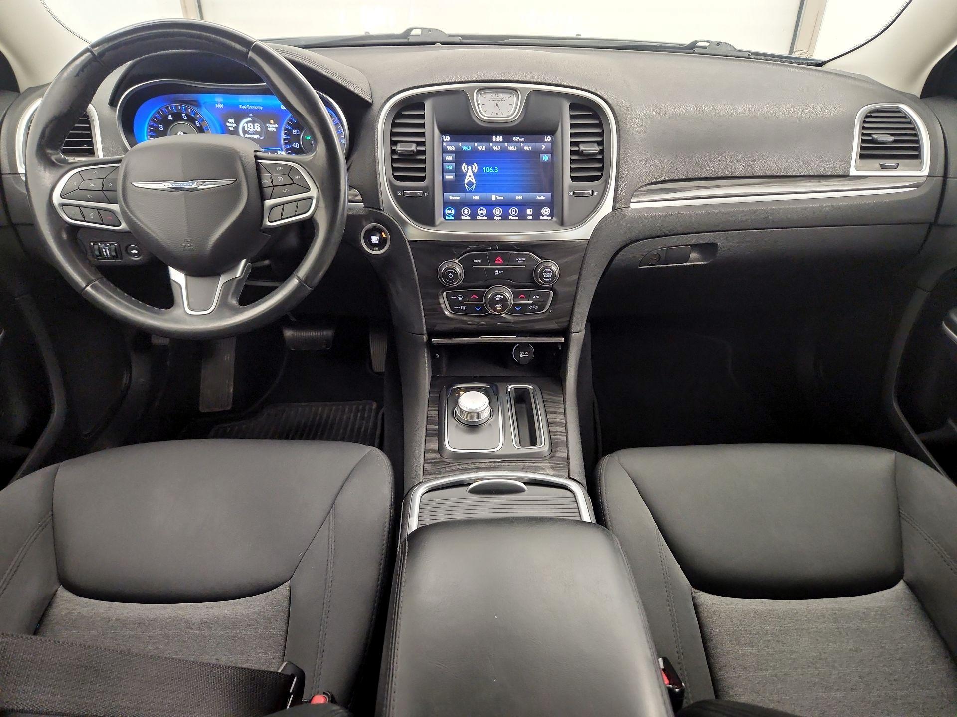 Thumbnail: 2019 Chrysler 300 - 9