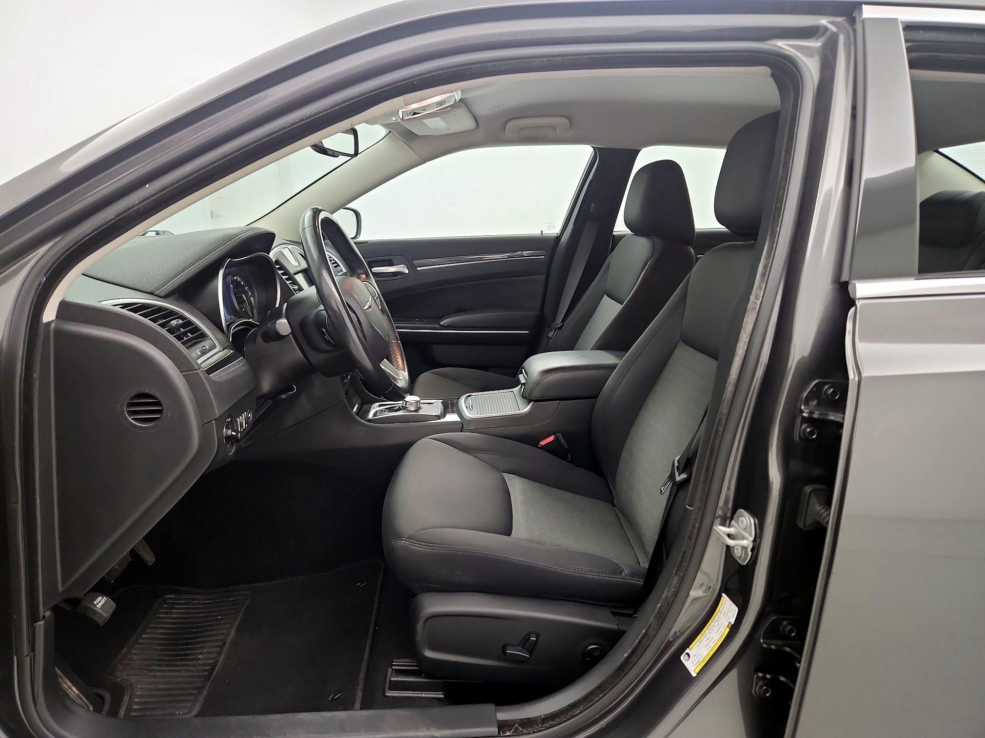 Thumbnail: 2019 Chrysler 300 - 11