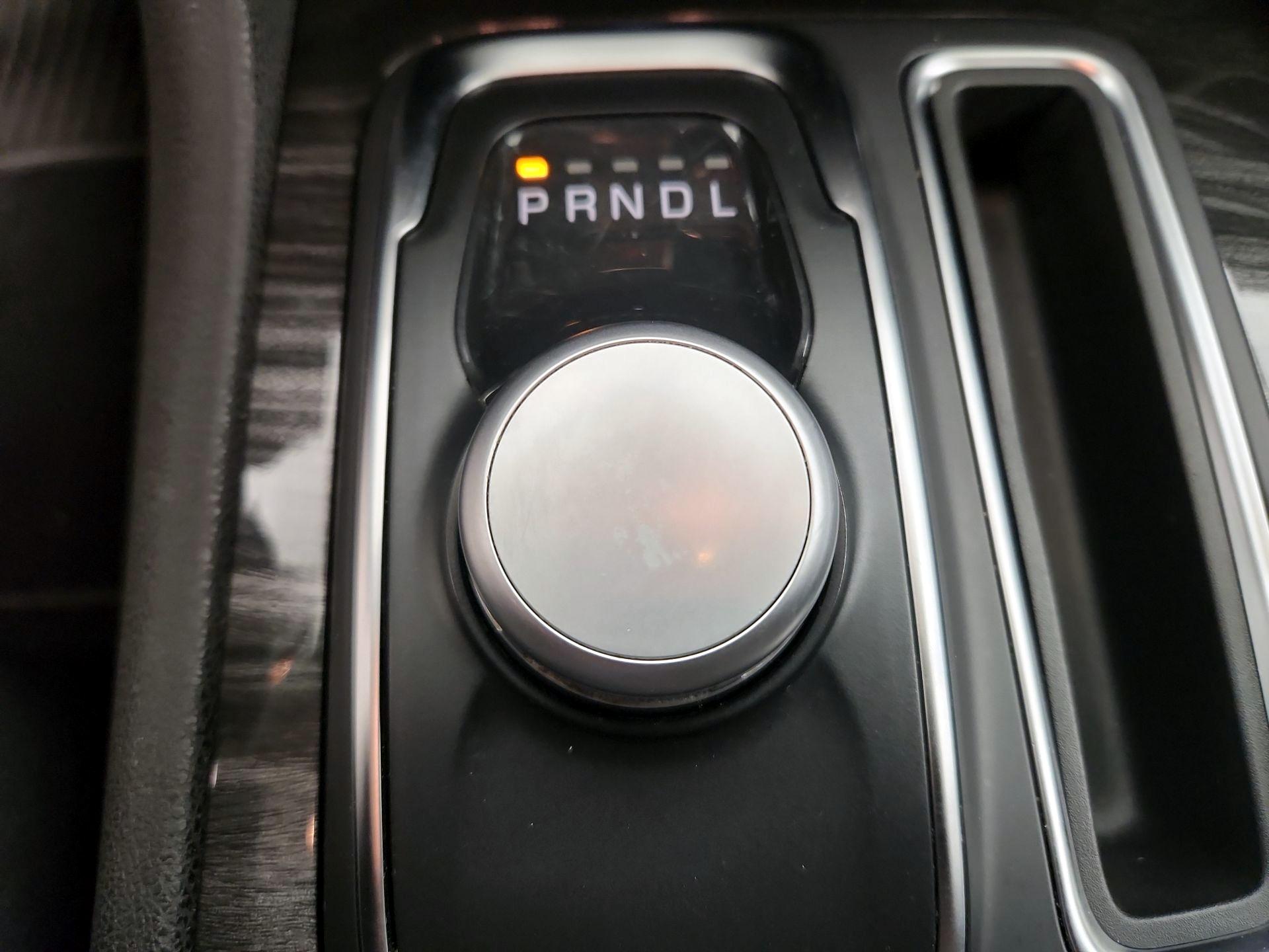 Thumbnail: 2019 Chrysler 300 - 17