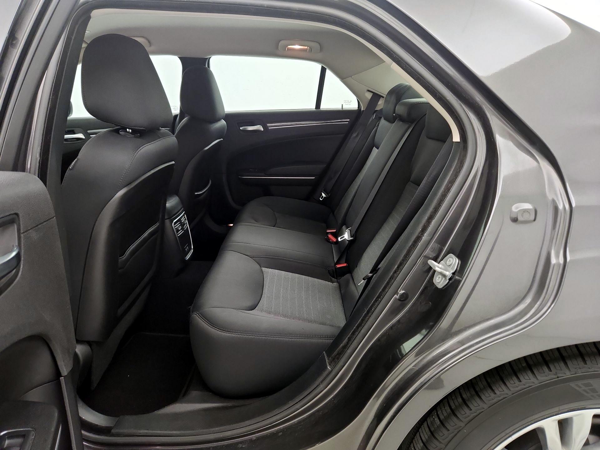 Thumbnail: 2019 Chrysler 300 - 19