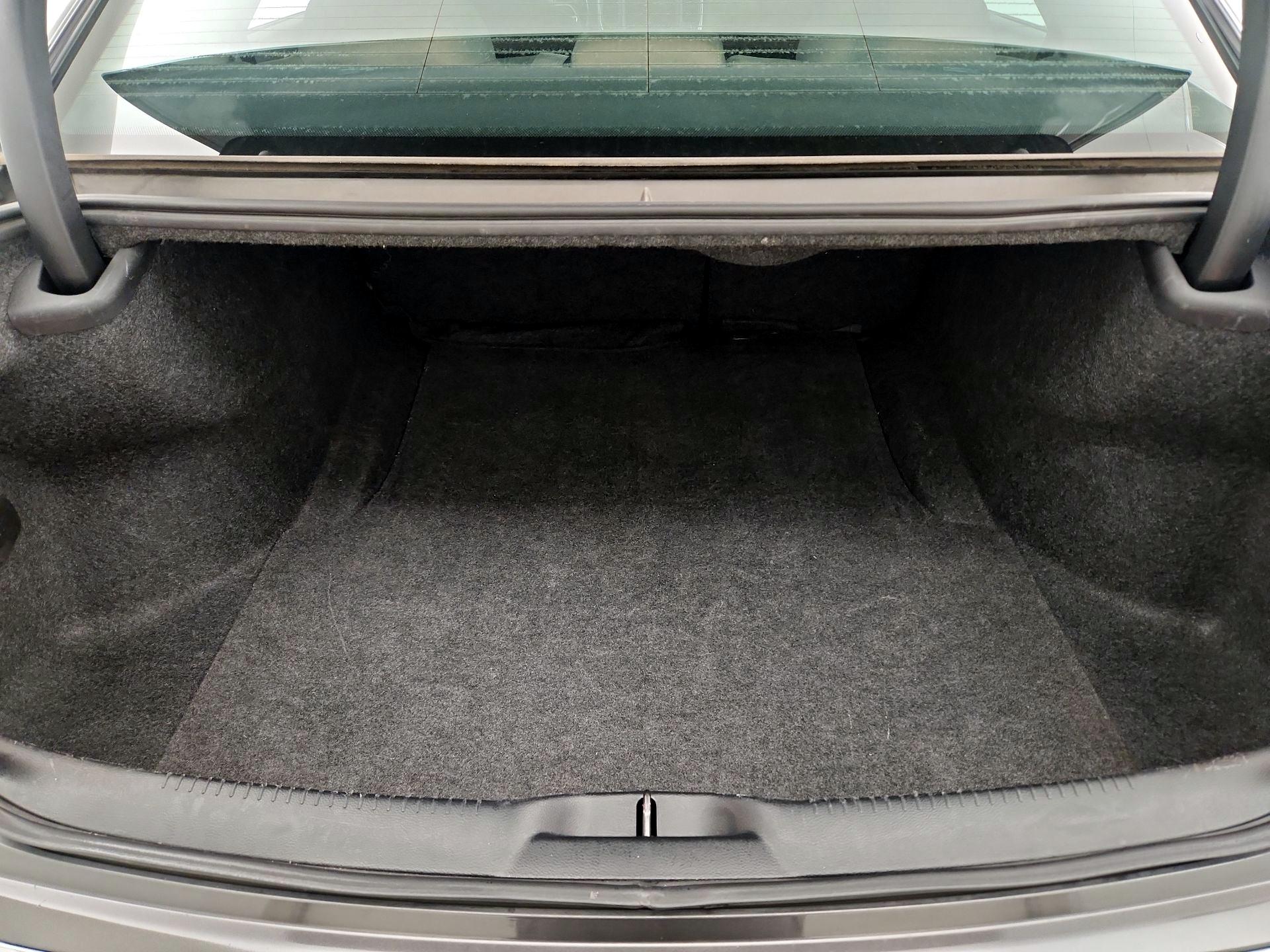 Thumbnail: 2019 Chrysler 300 - 20