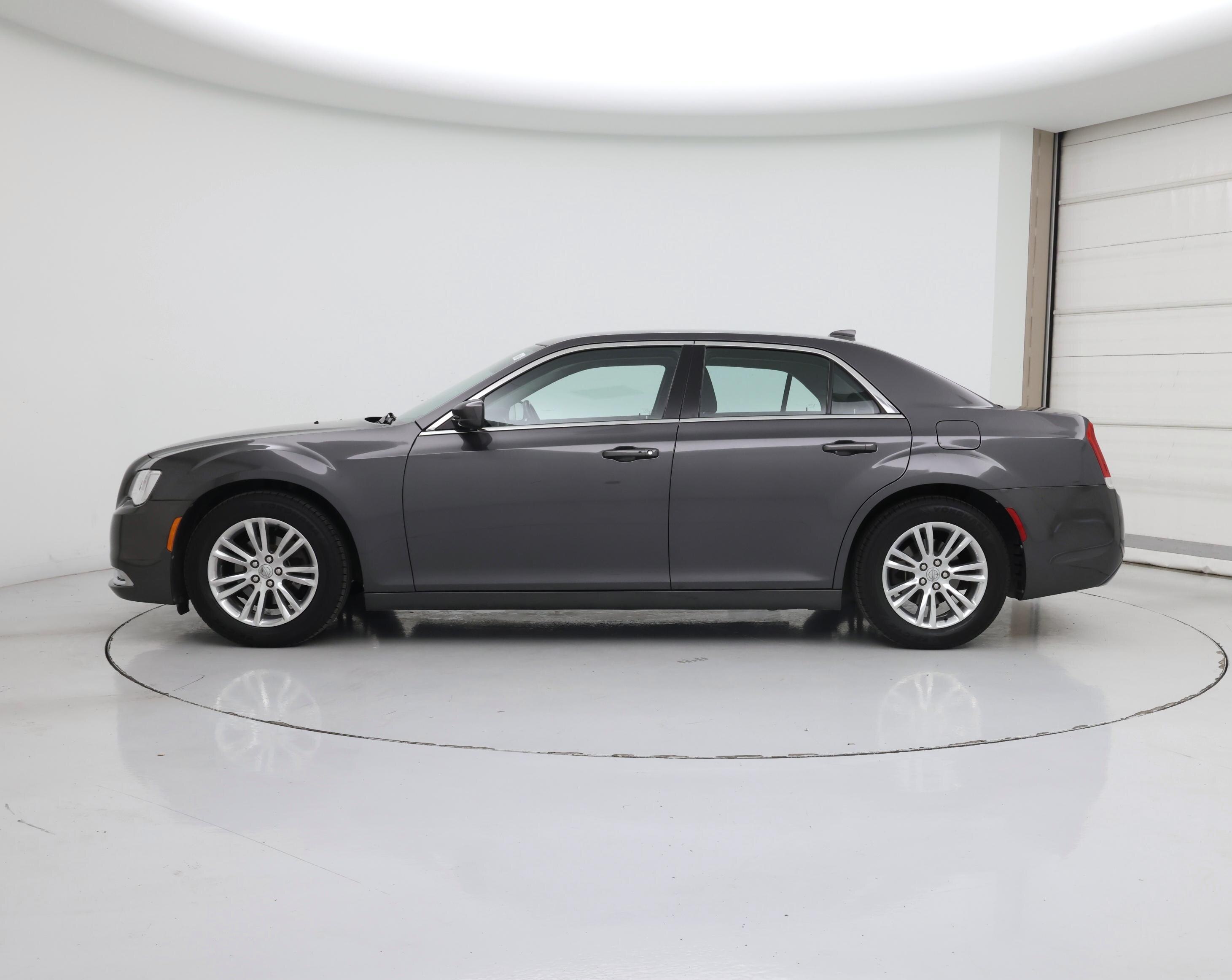 Thumbnail: 2019 Chrysler 300 - 3