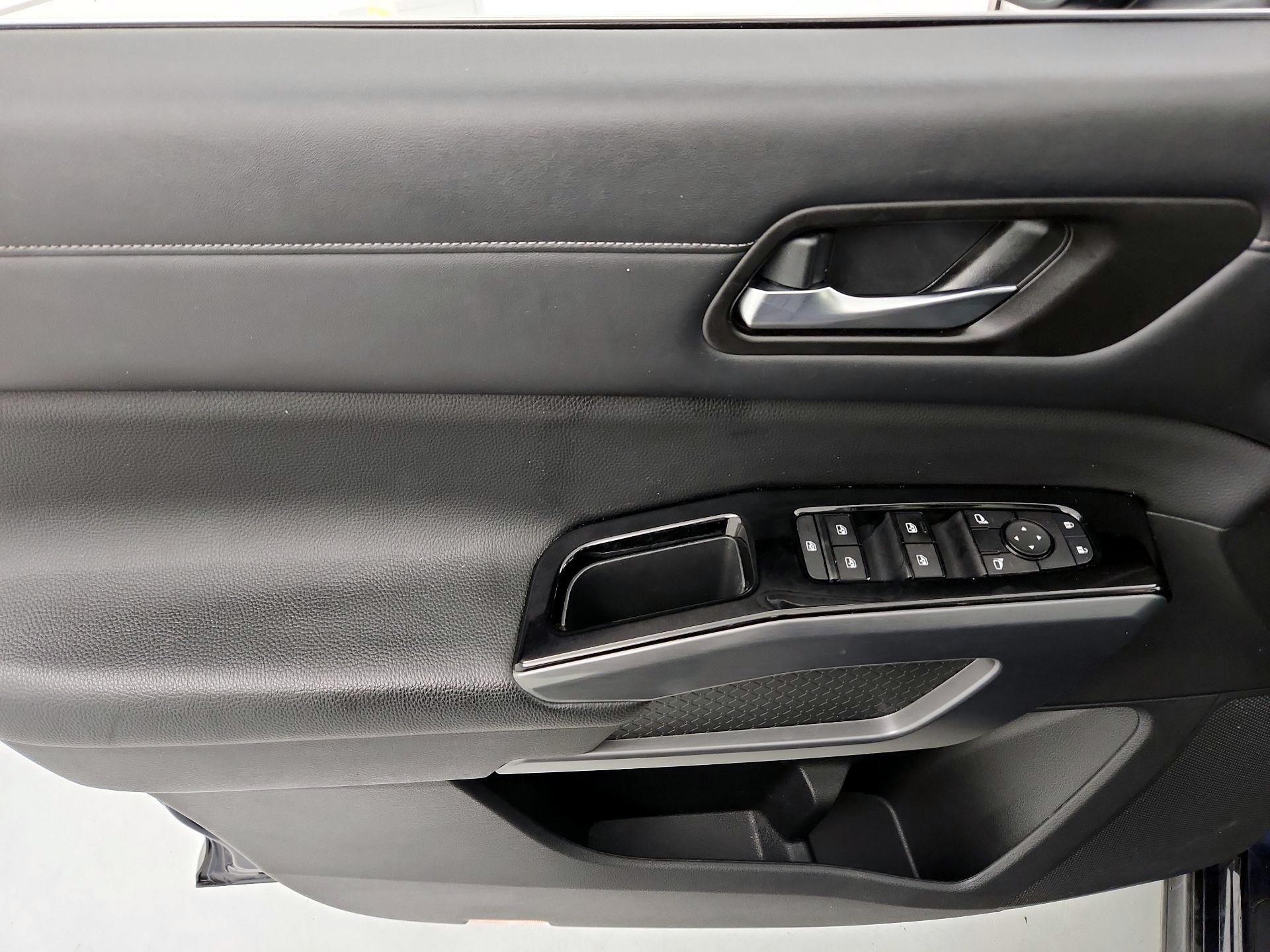 Thumbnail: 2022 Nissan Pathfinder - 12