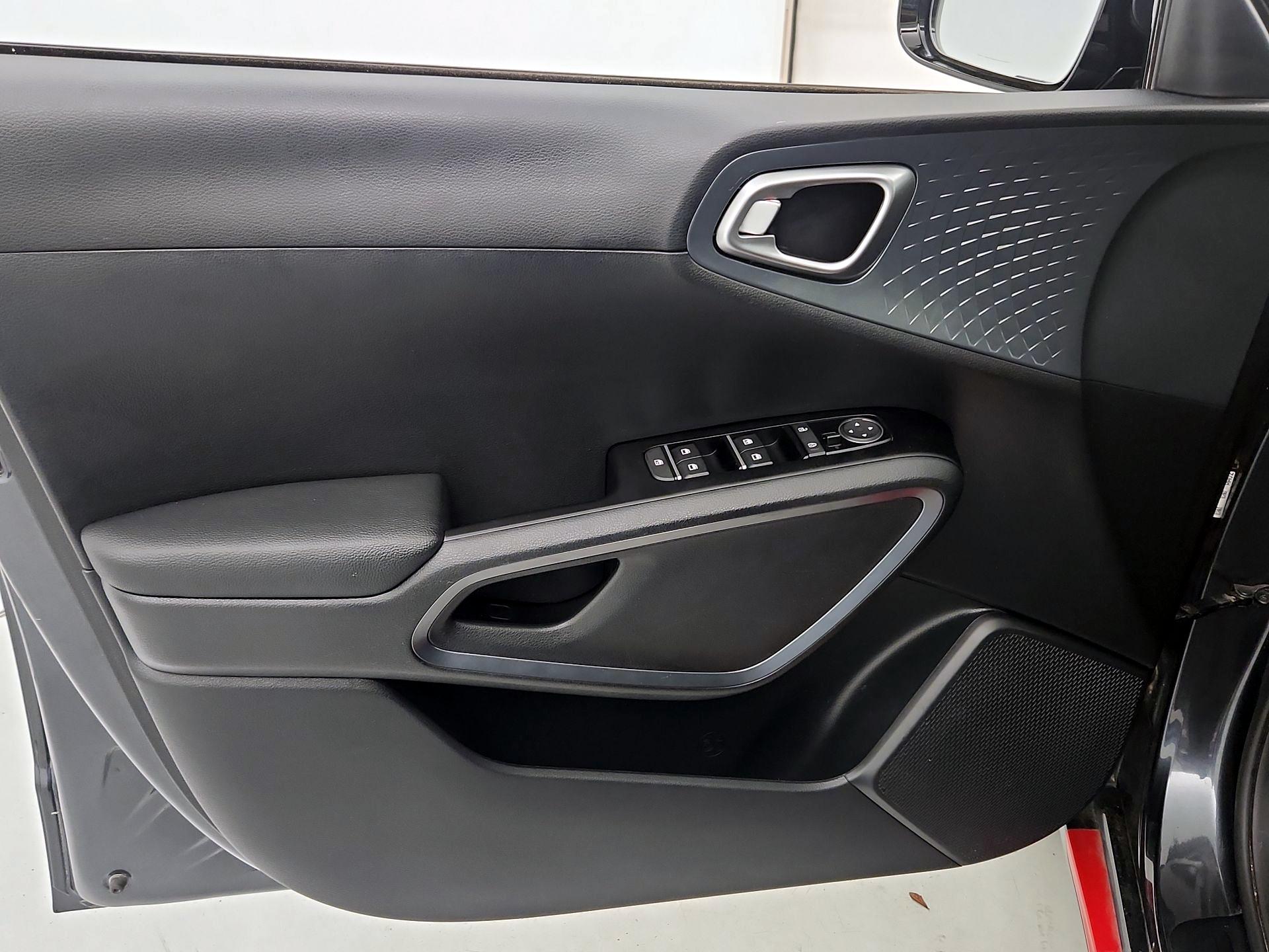 Thumbnail: 2022 Kia Soul - 12