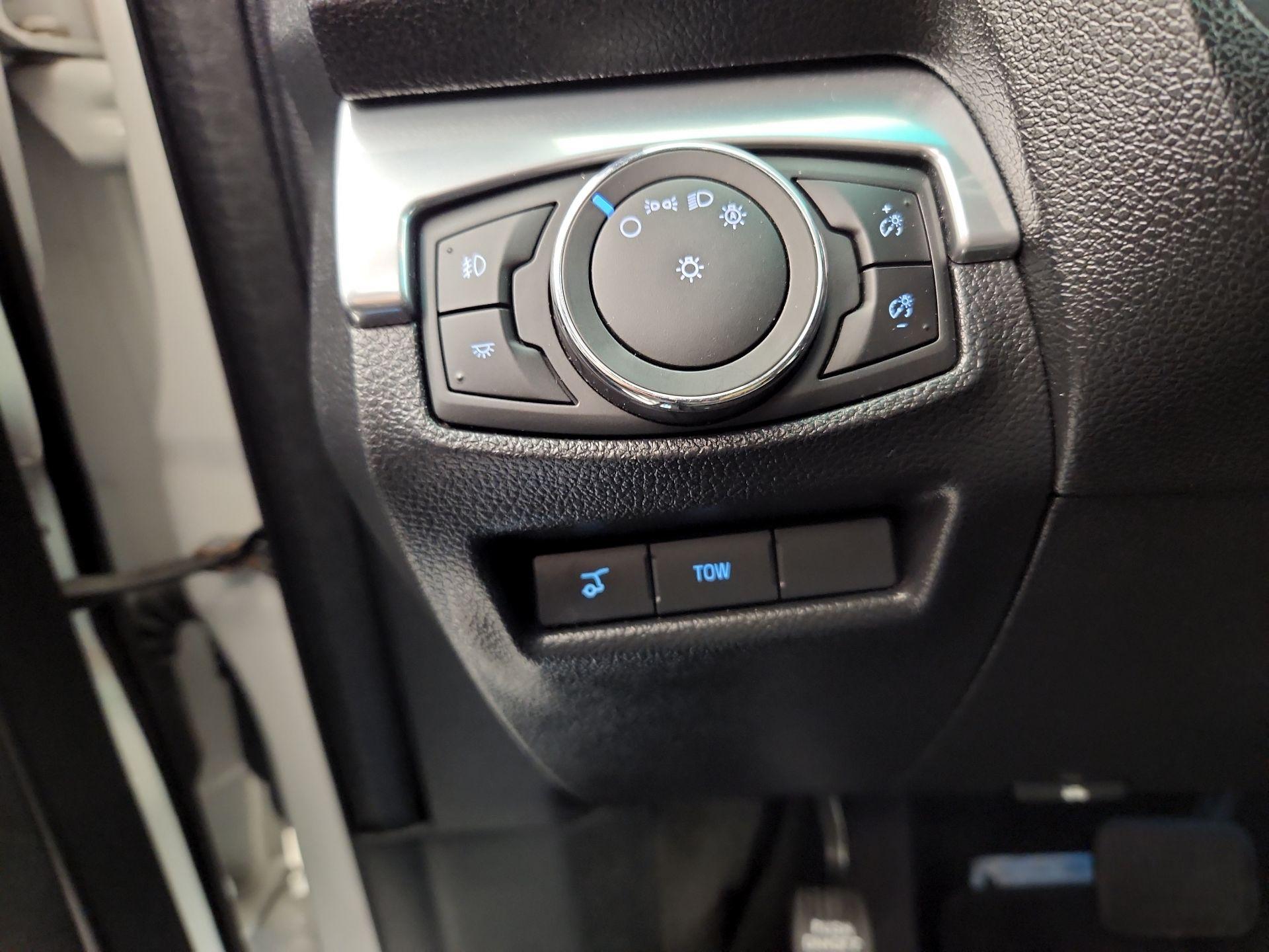 Thumbnail: 2017 Ford Explorer - 13