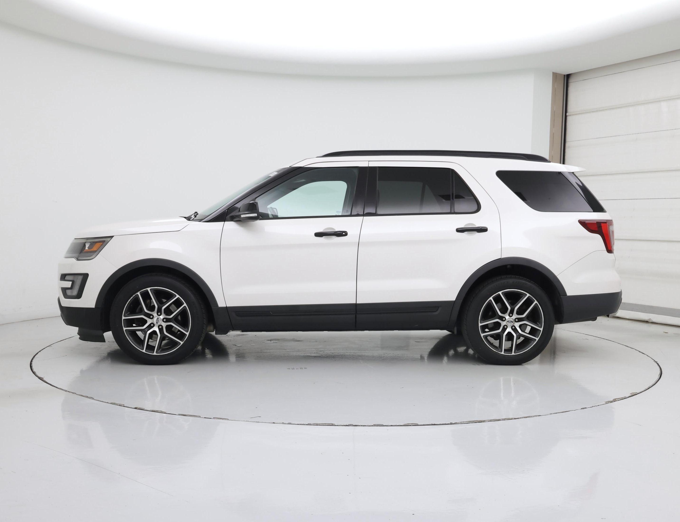 Thumbnail: 2017 Ford Explorer - 3