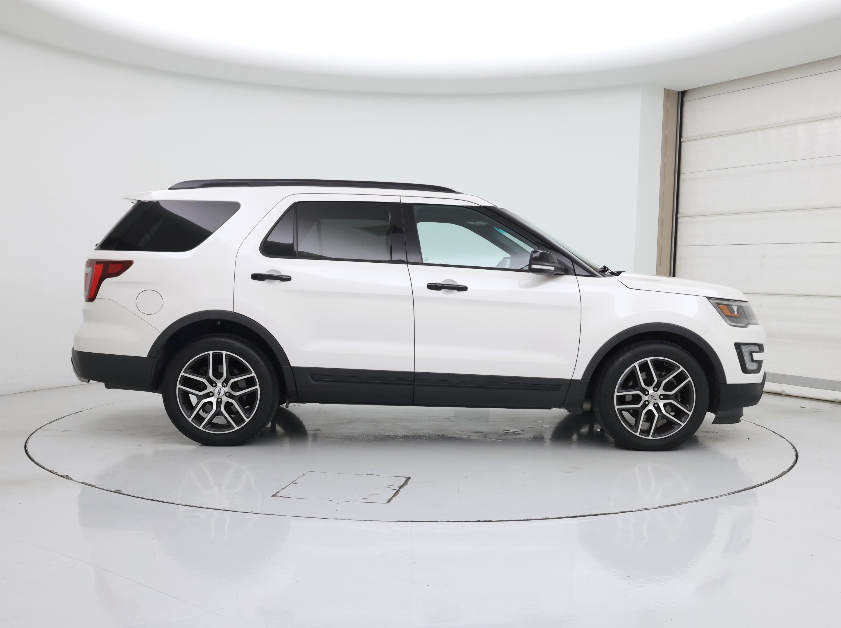 Thumbnail: 2017 Ford Explorer - 7