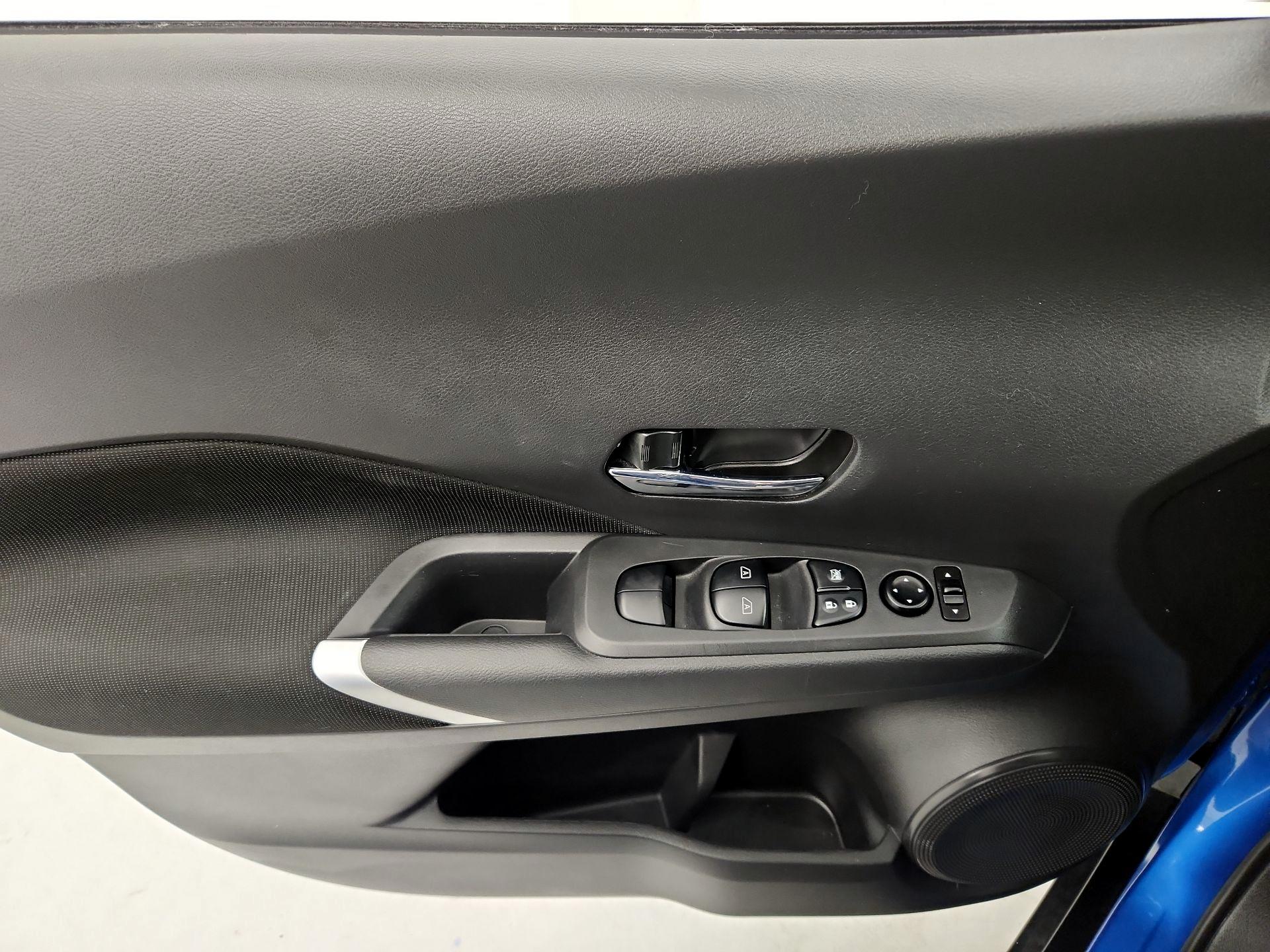 Thumbnail: 2022 Nissan Kicks - 12