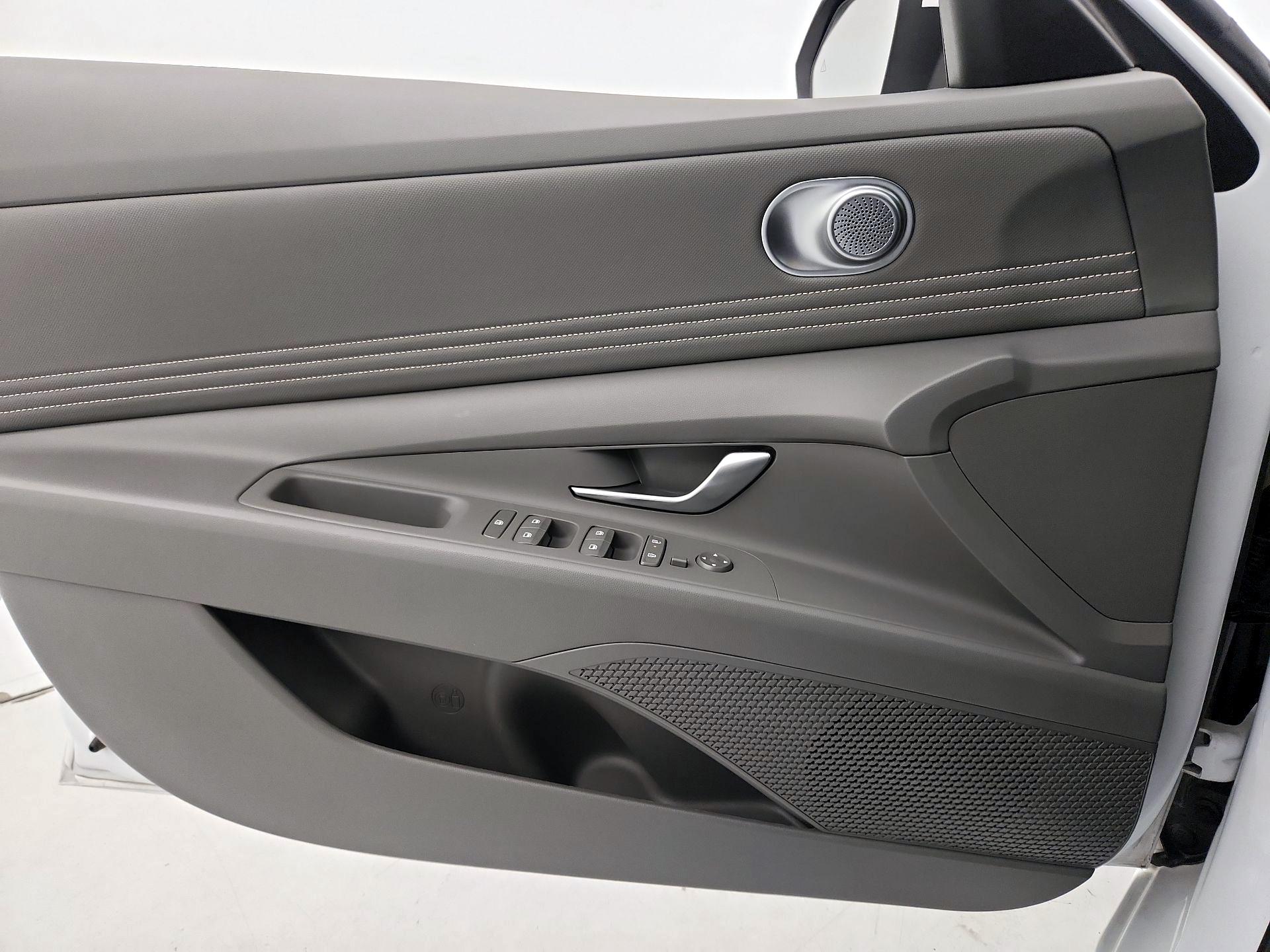 Thumbnail: 2024 Hyundai Elantra - 12