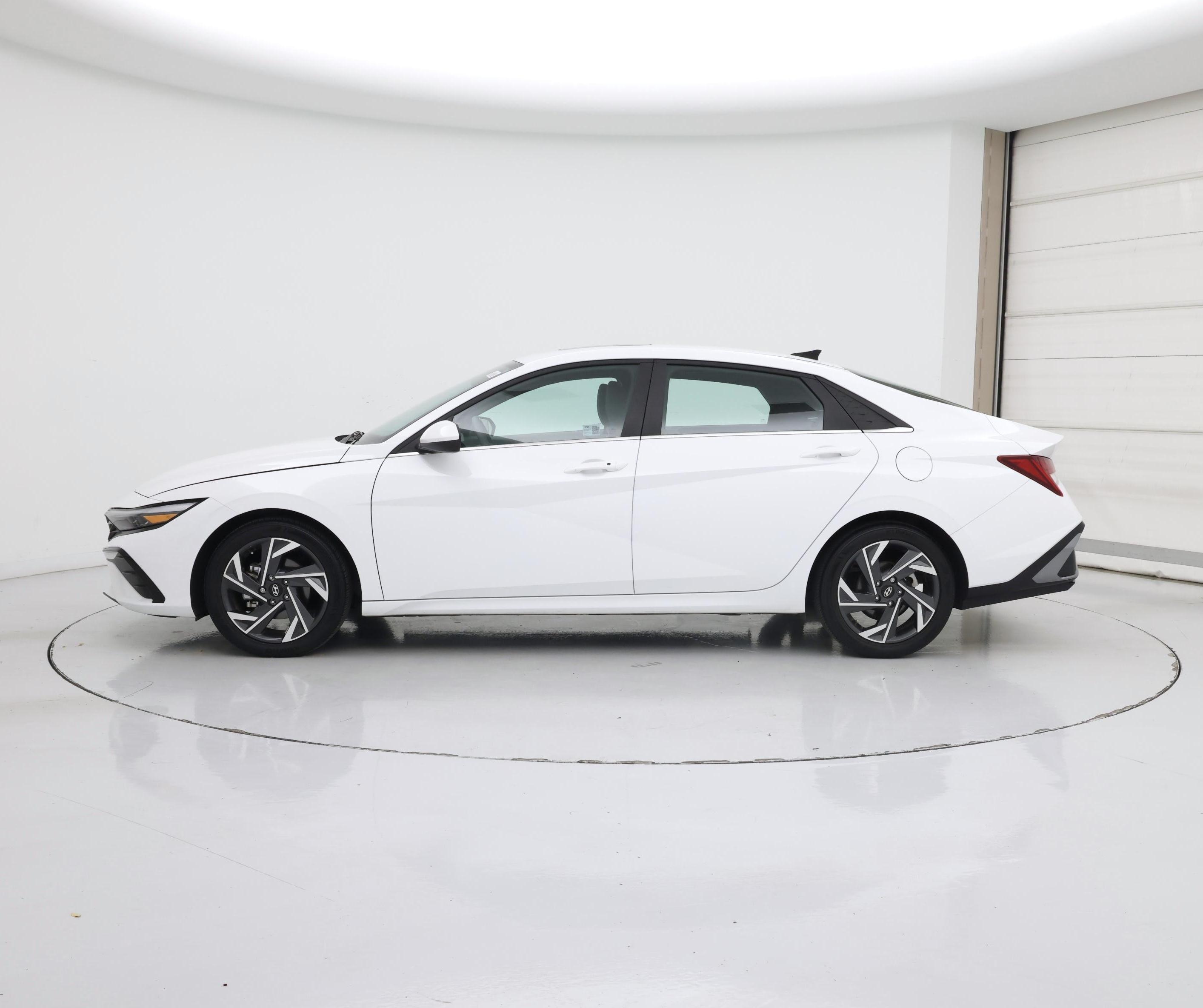 Thumbnail: 2024 Hyundai Elantra - 3