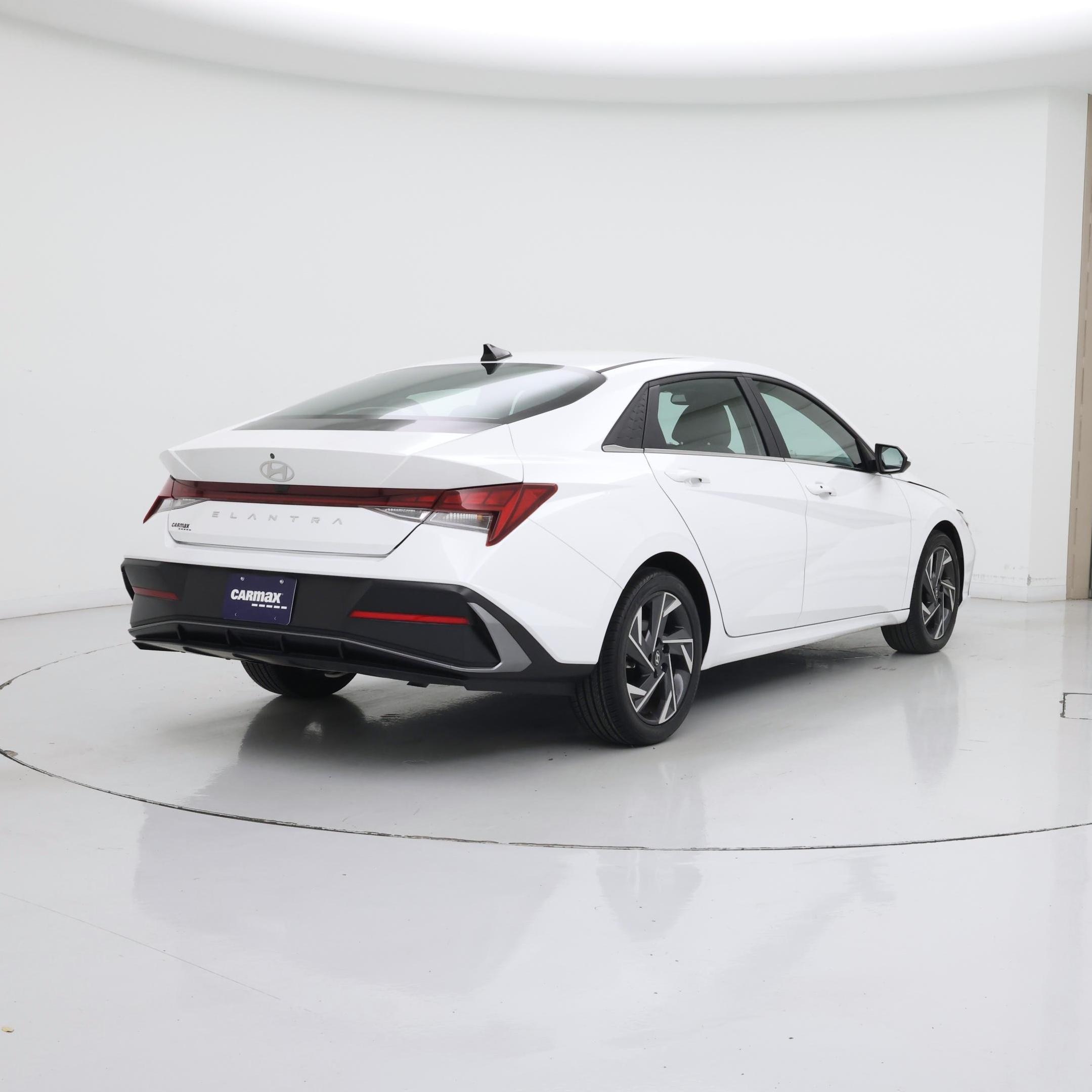 Thumbnail: 2024 Hyundai Elantra - 8