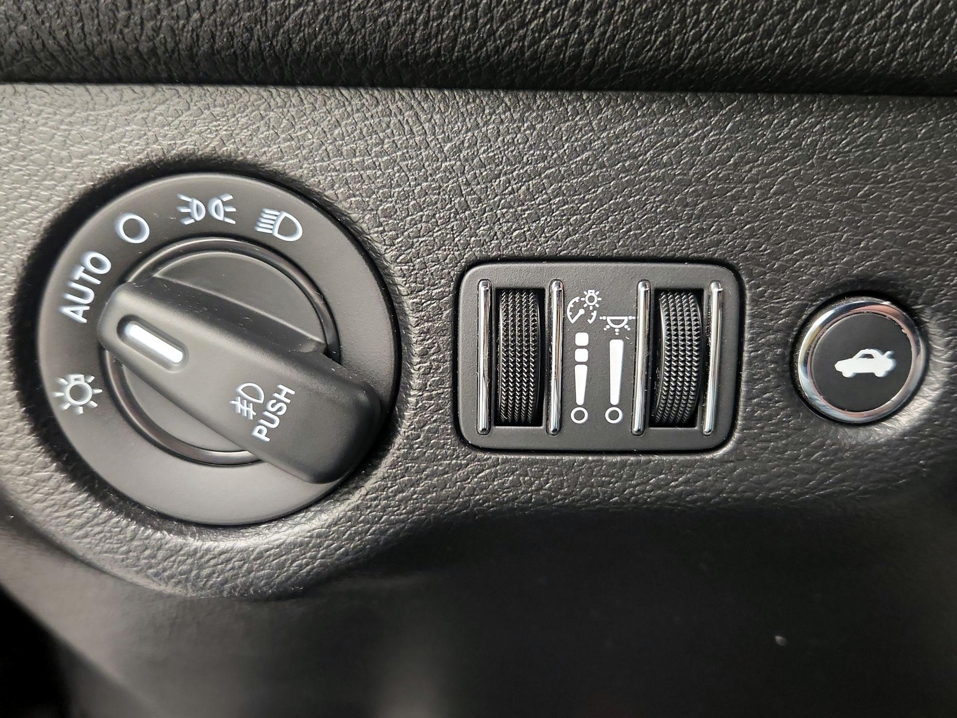 Thumbnail: 2019 Dodge Challenger - 13