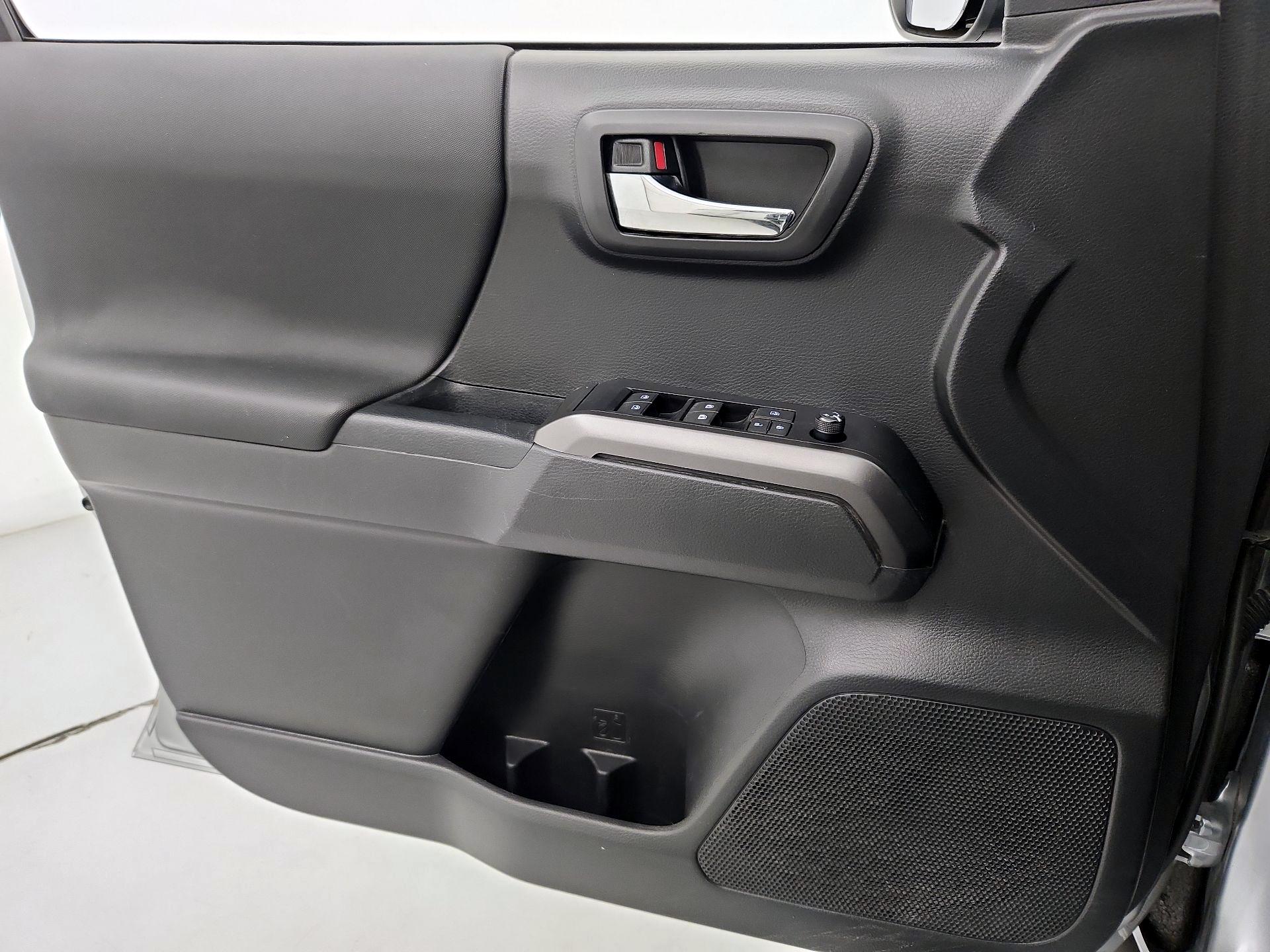 Thumbnail: 2022 Toyota Tacoma - 12