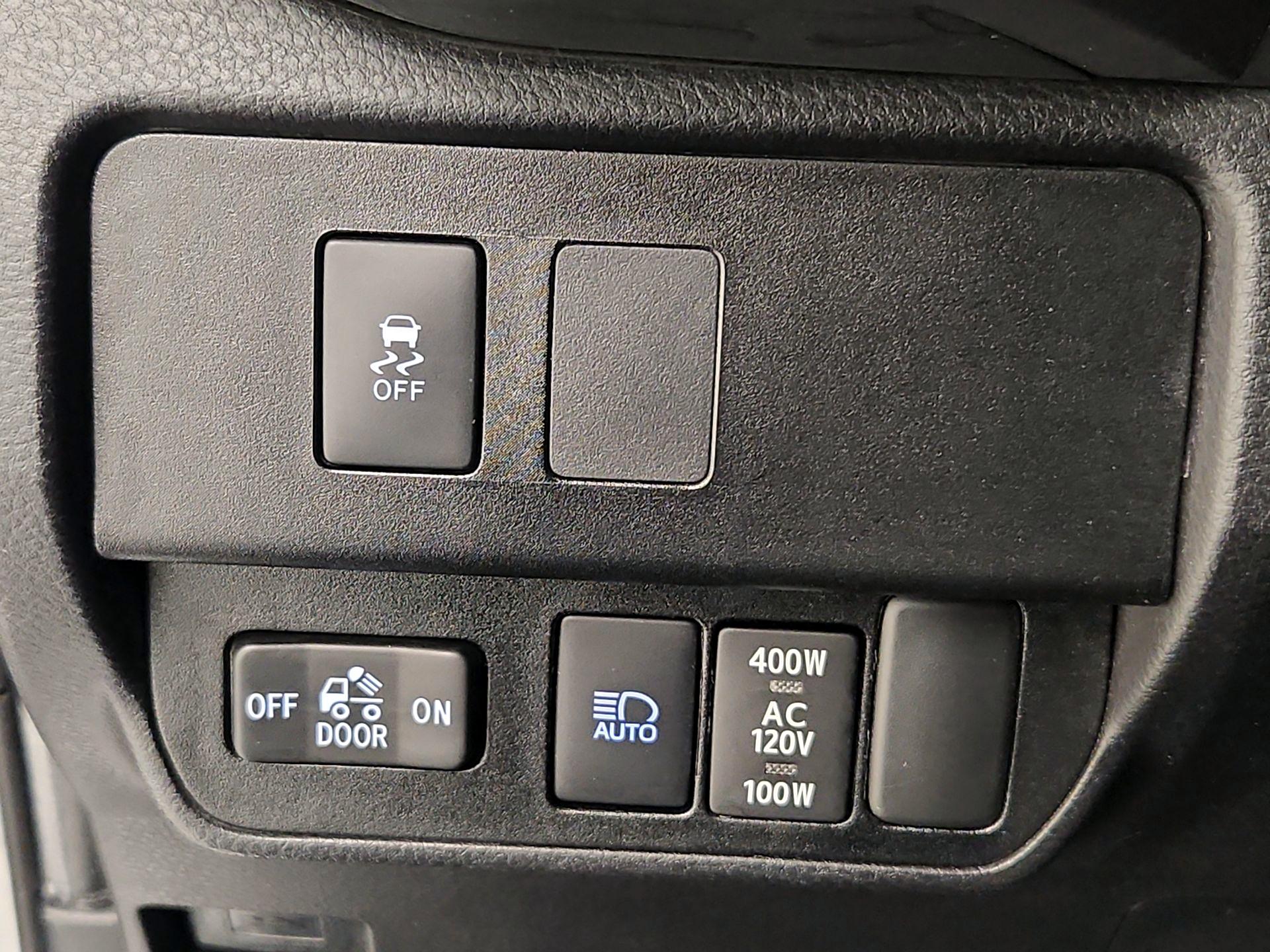 Thumbnail: 2022 Toyota Tacoma - 13