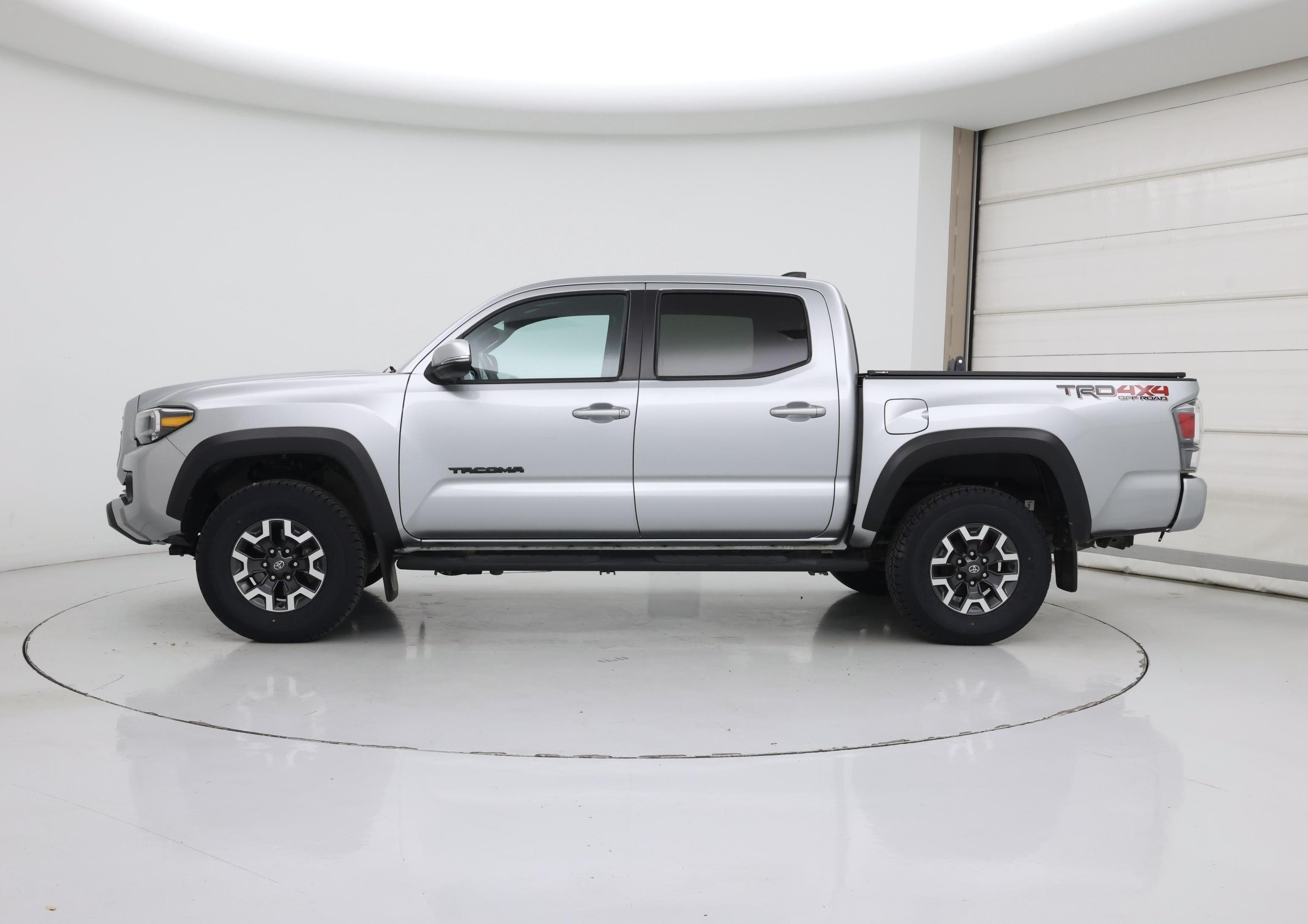 Thumbnail: 2022 Toyota Tacoma - 3