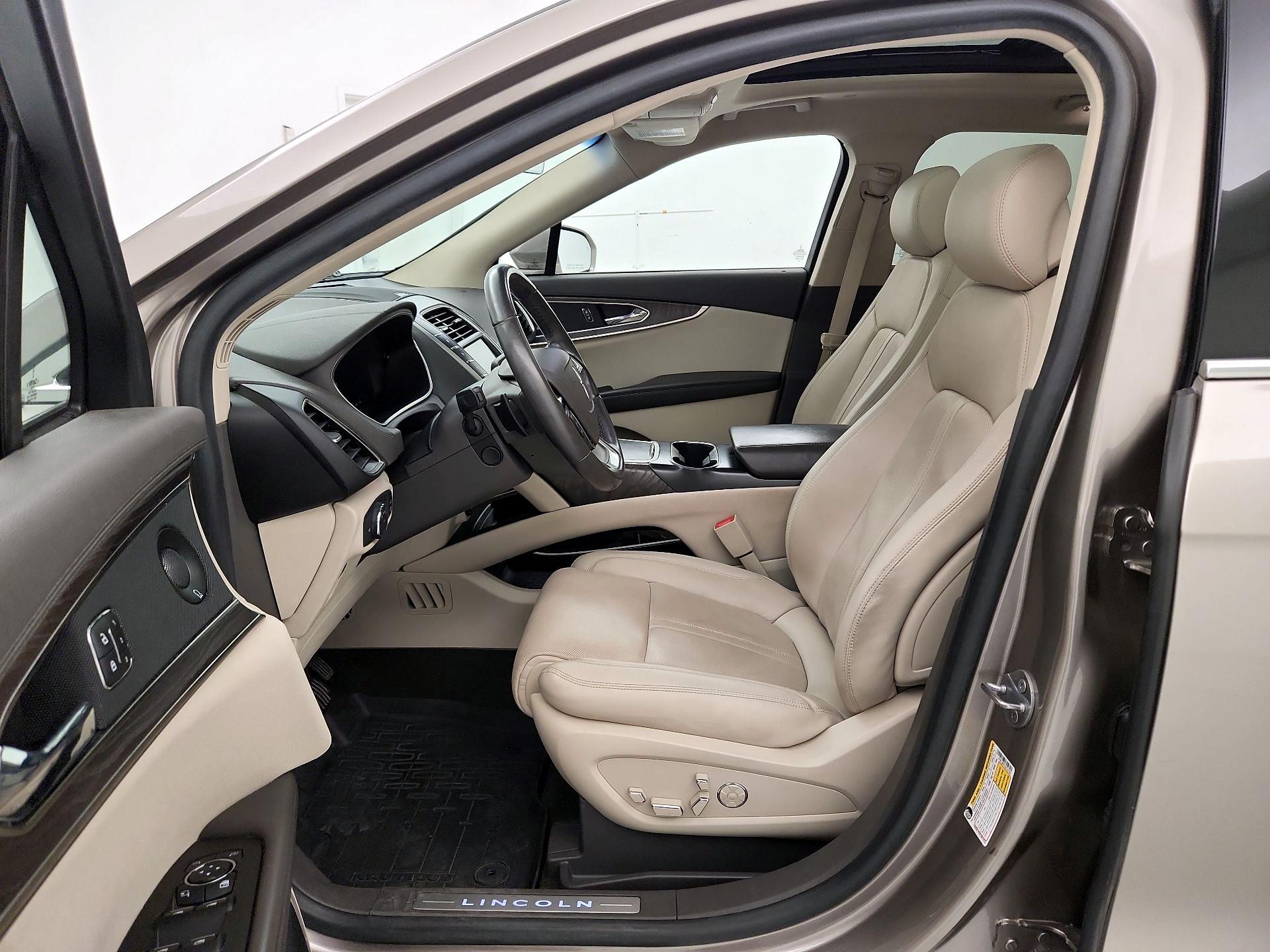 Thumbnail: 2020 Lincoln Nautilus - 11