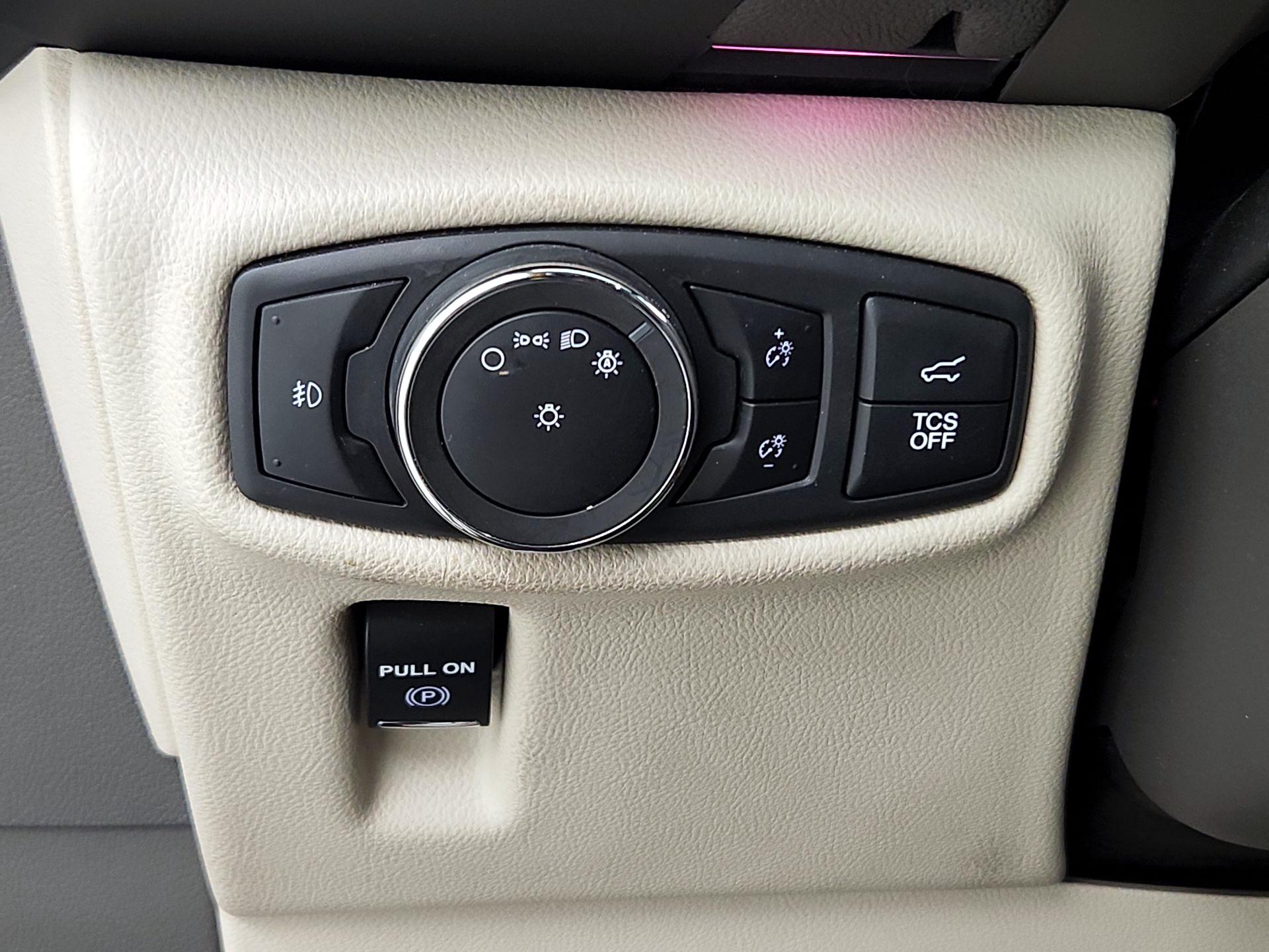 Thumbnail: 2020 Lincoln Nautilus - 13