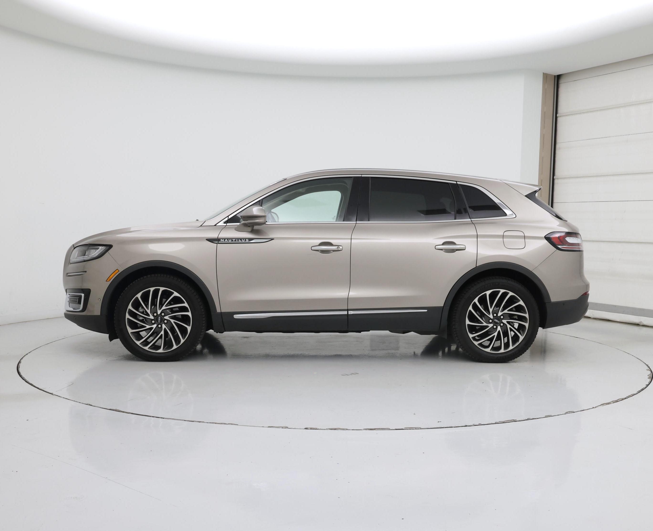 Thumbnail: 2020 Lincoln Nautilus - 3