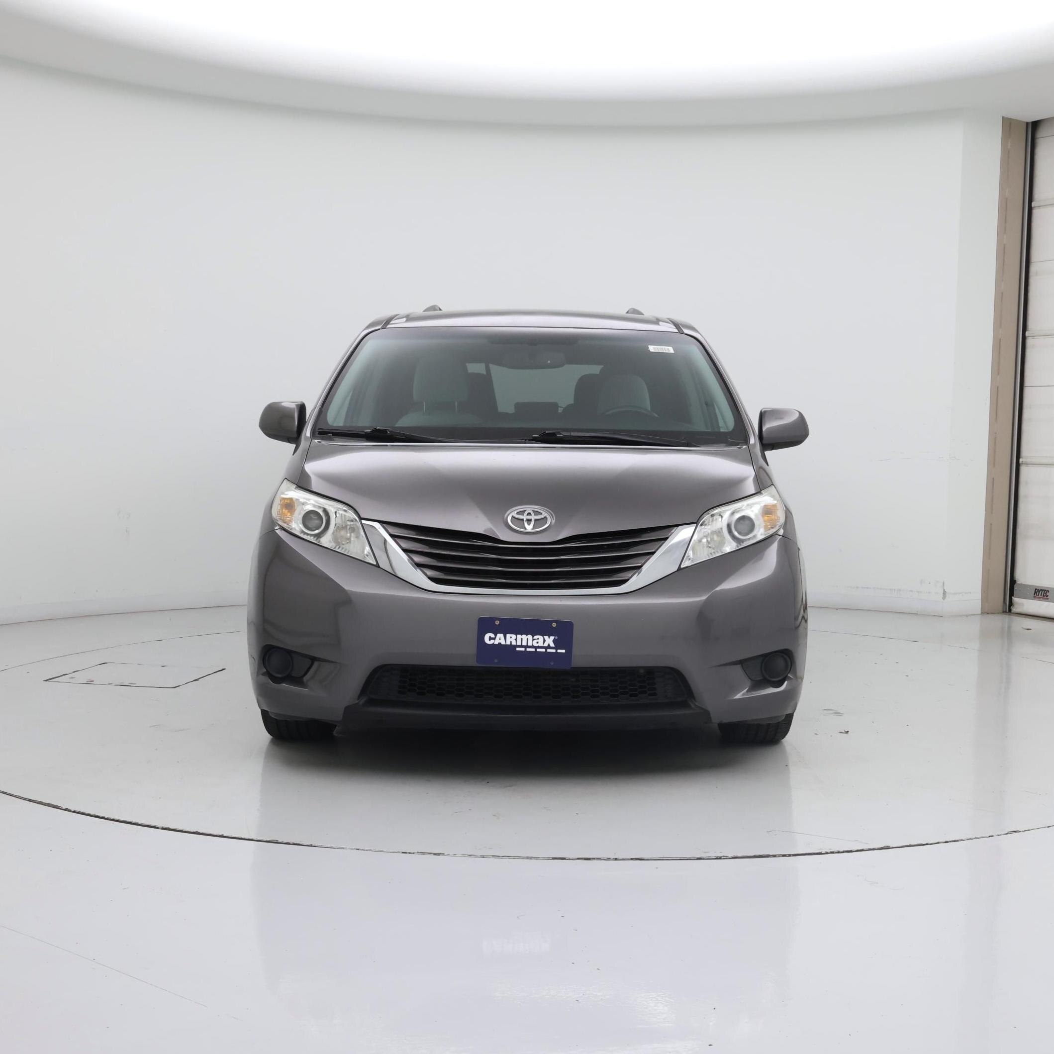 Thumbnail: 2017 Toyota Sienna - 5