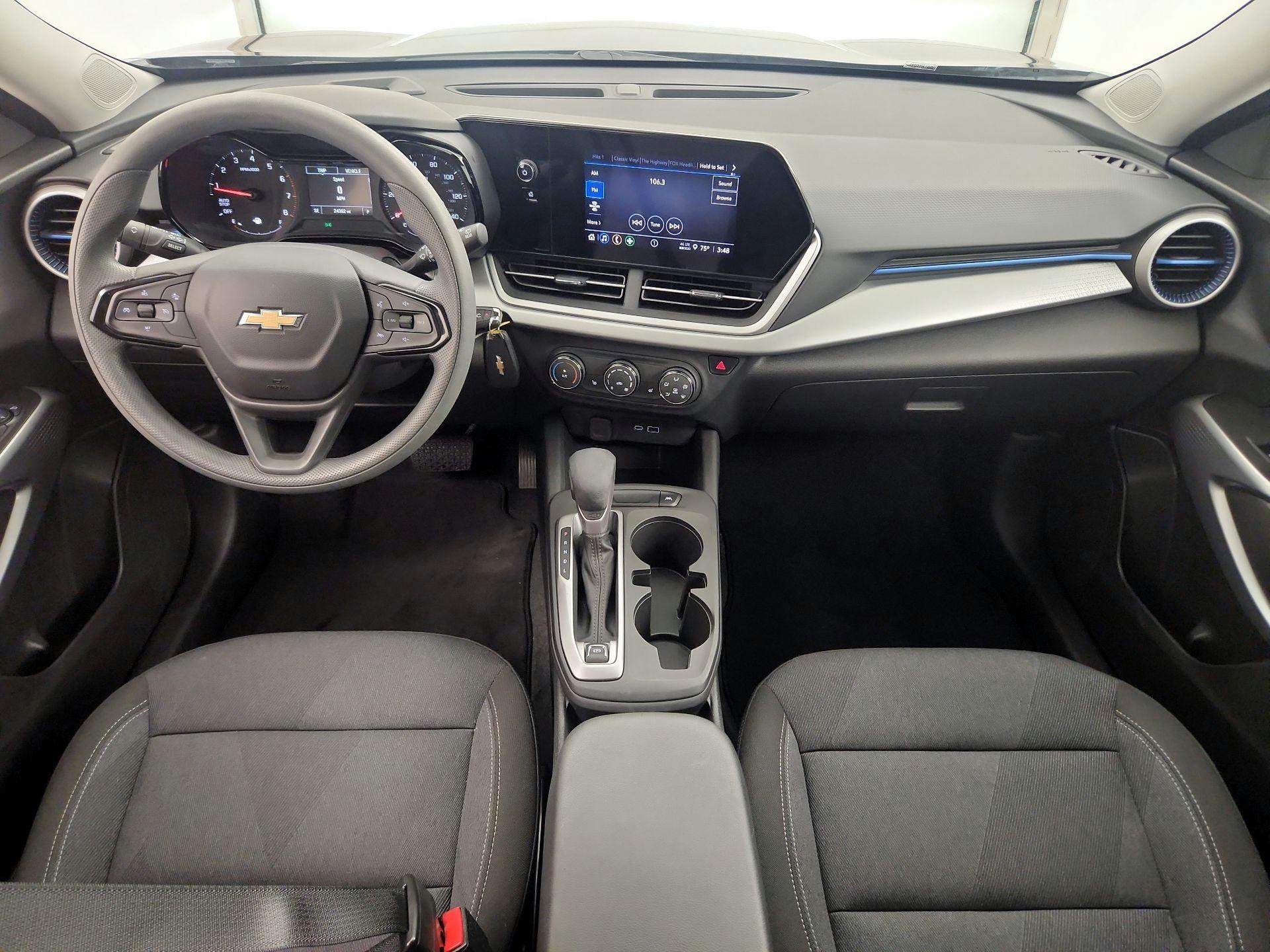Thumbnail: 2024 Chevrolet Trax - 9