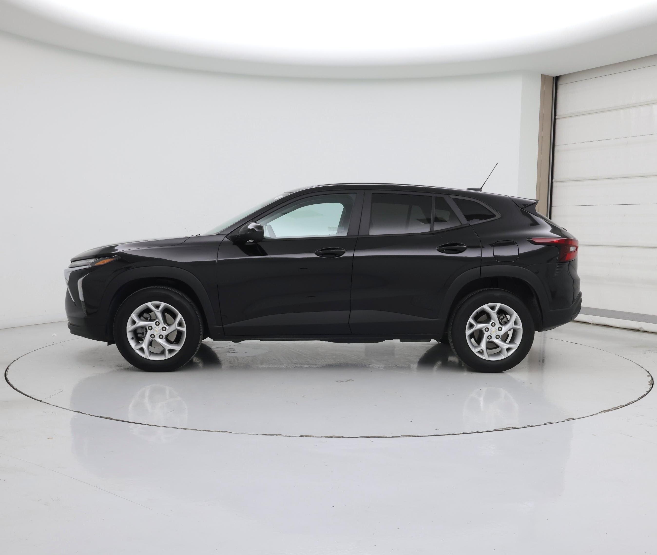 Thumbnail: 2024 Chevrolet Trax - 3