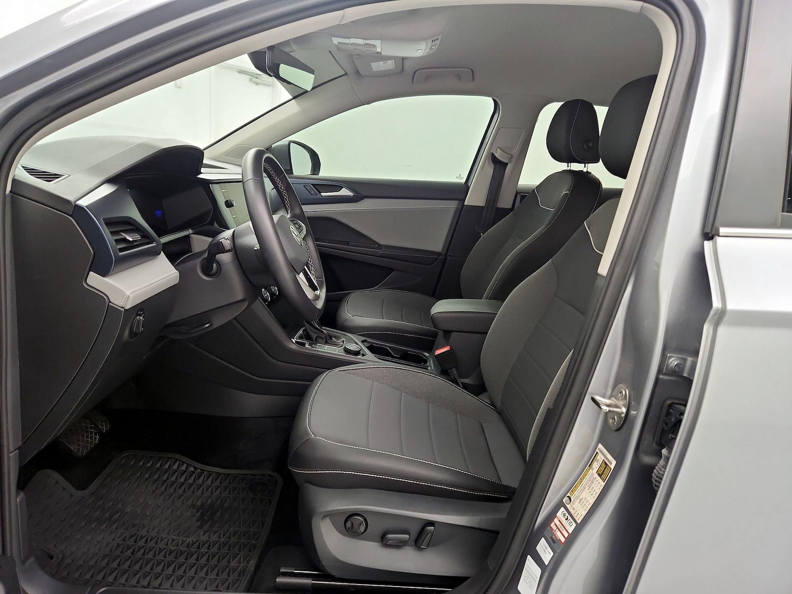 2024 Volkswagen Taos SE - Photo 12