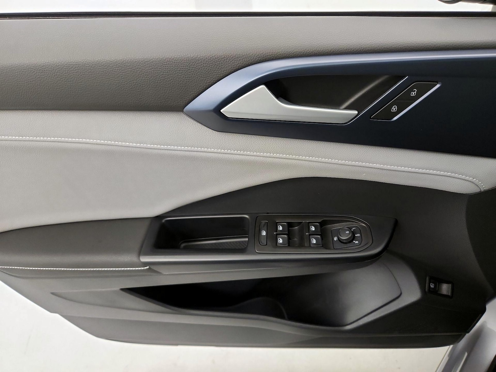 2024 Volkswagen Taos SE - Photo 13