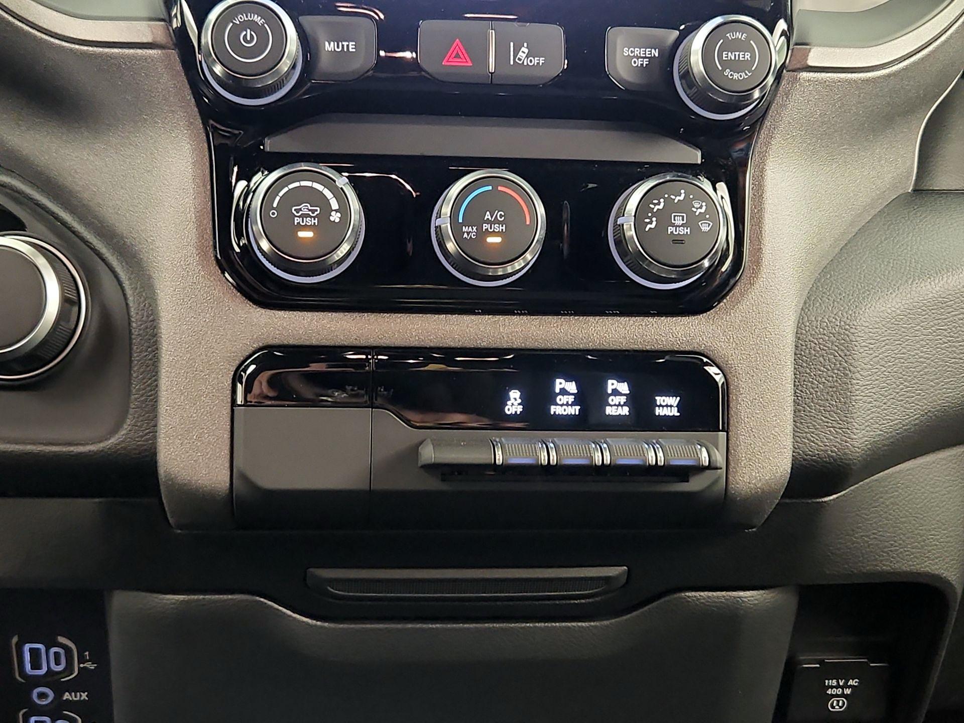 Thumbnail: 2025 RAM 1500 - 16