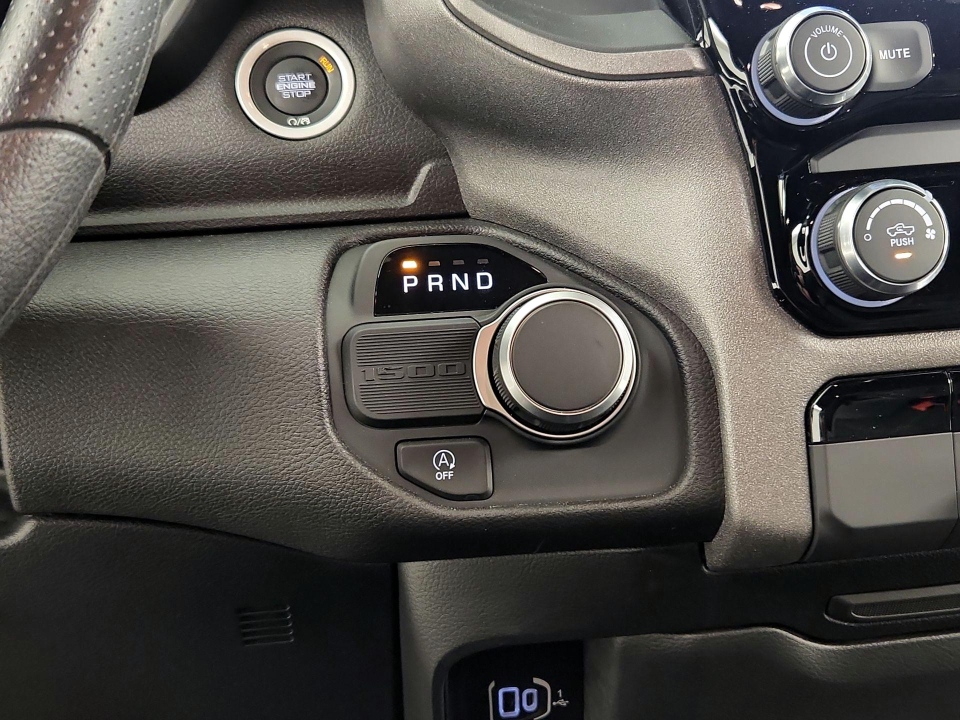 Thumbnail: 2025 RAM 1500 - 17