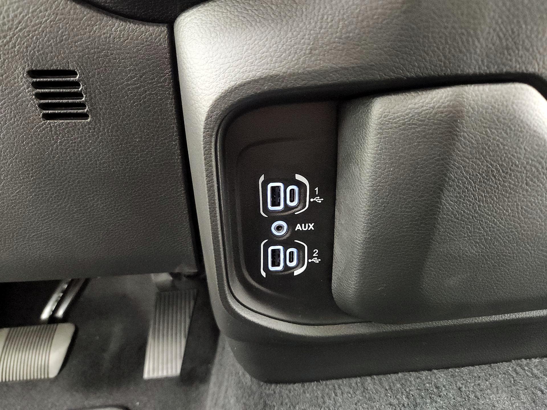 Thumbnail: 2025 RAM 1500 - 18