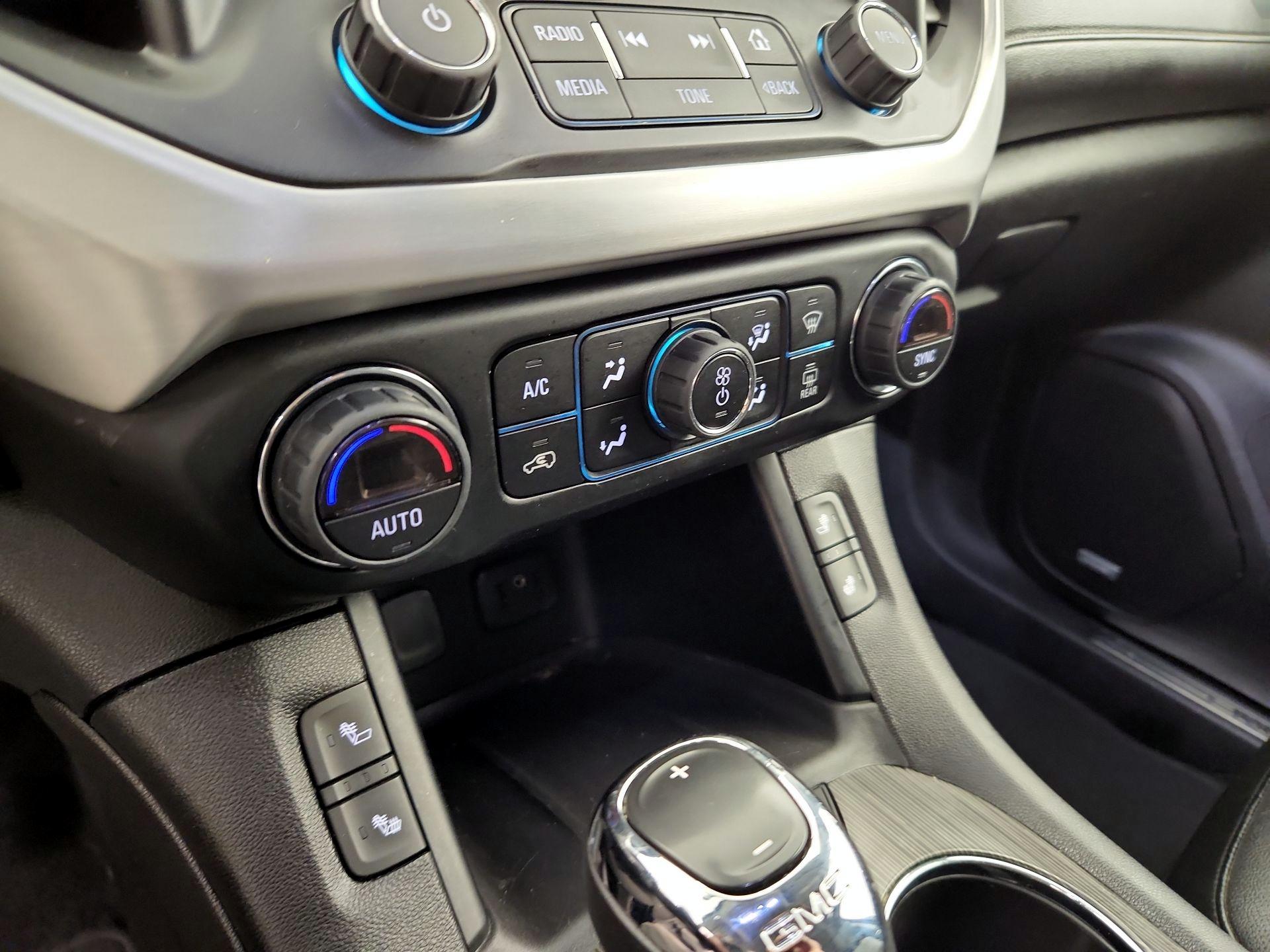 Thumbnail: 2019 GMC Acadia - 16