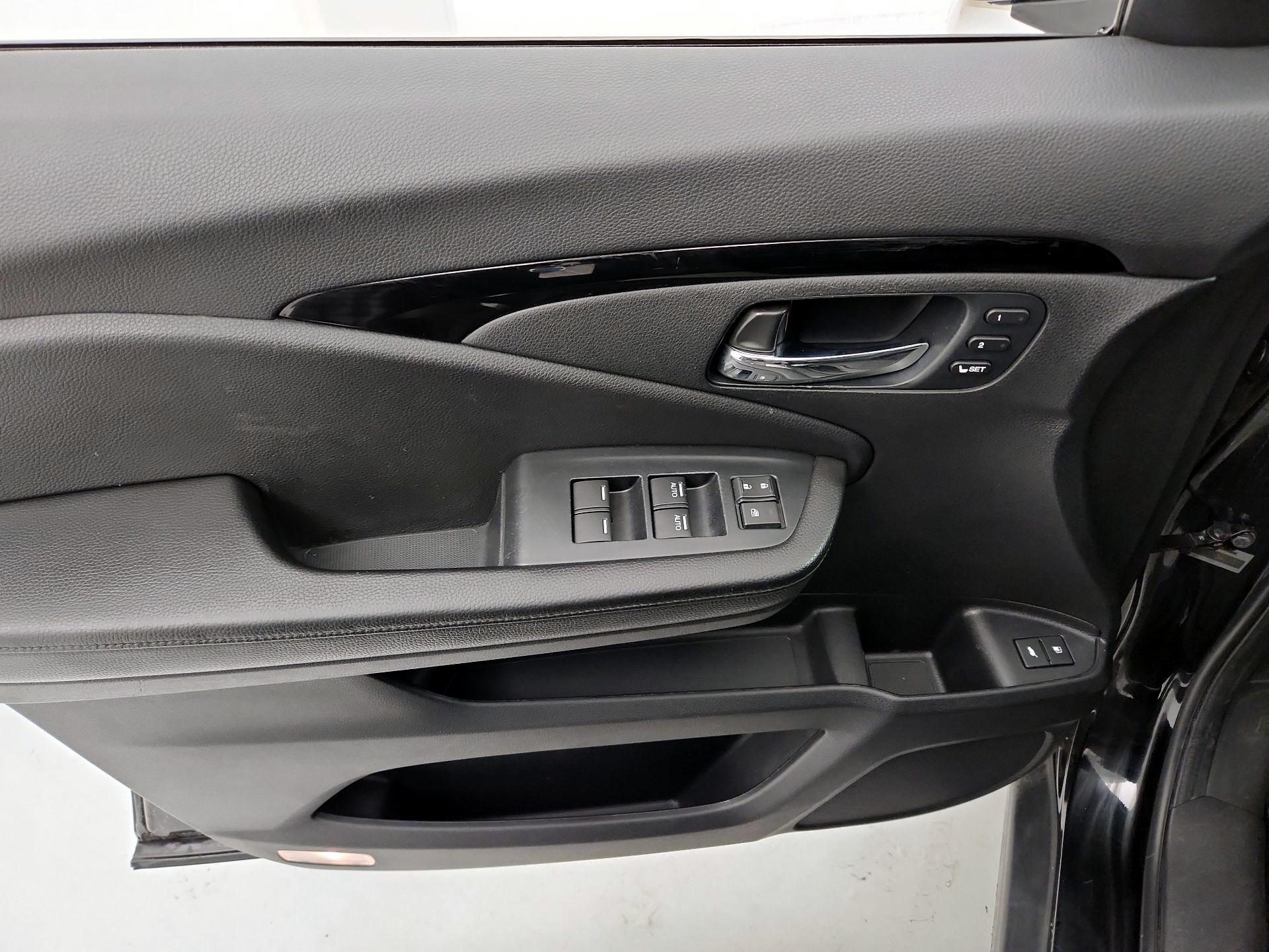 Thumbnail: 2021 Honda Pilot - 12