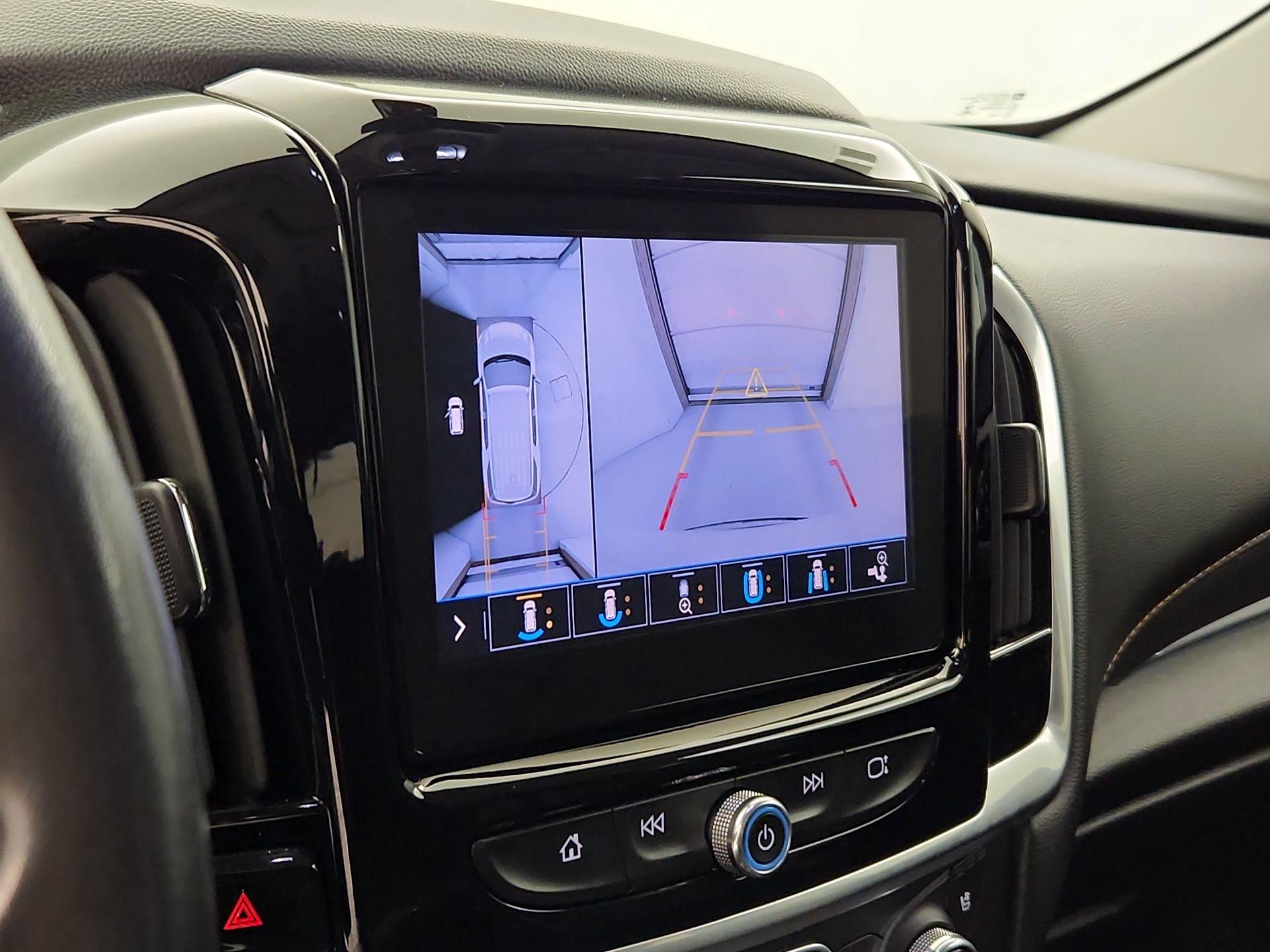 Thumbnail: 2020 Chevrolet Traverse - 14