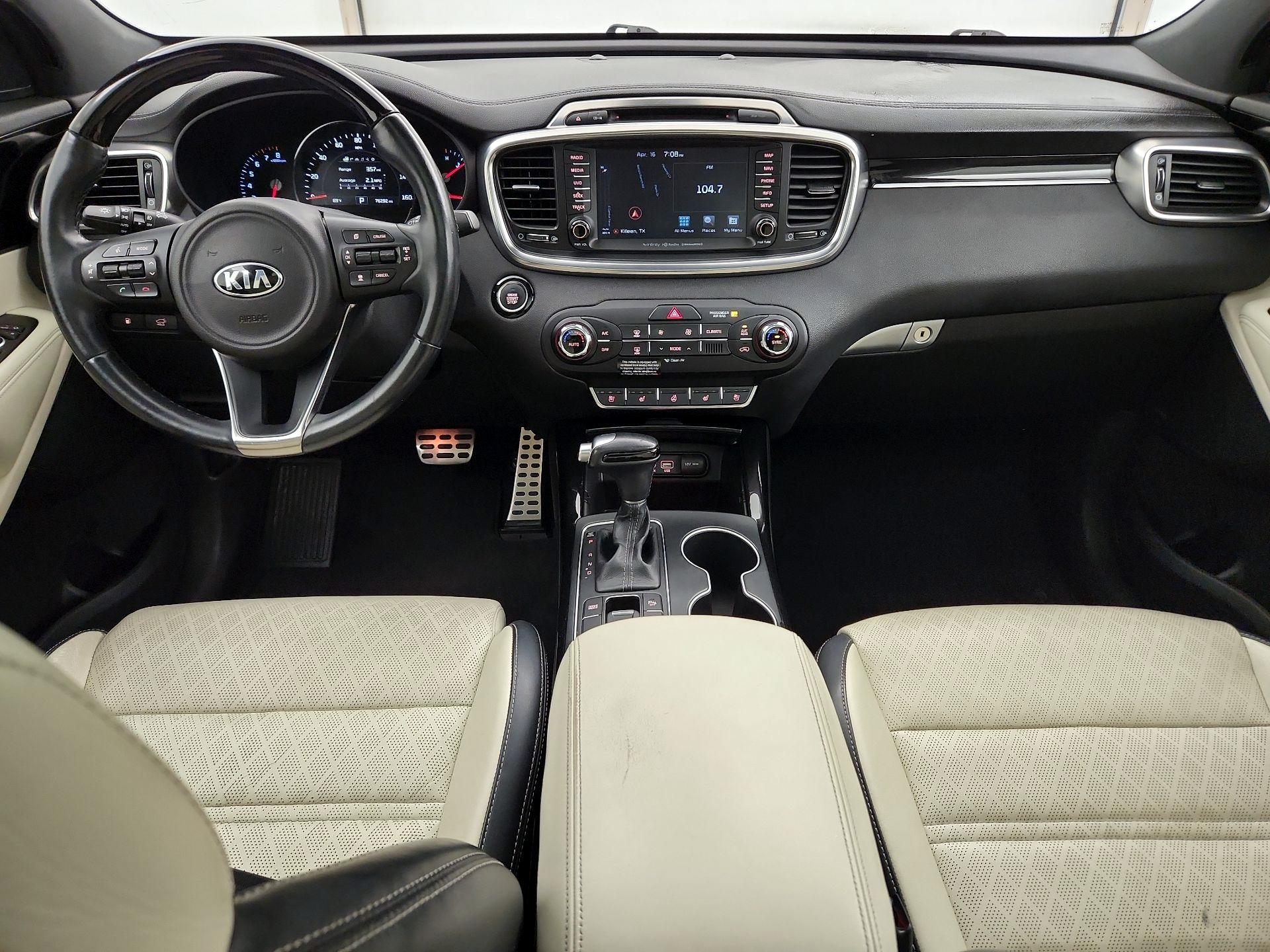 Thumbnail: 2017 Kia Sorento - 9