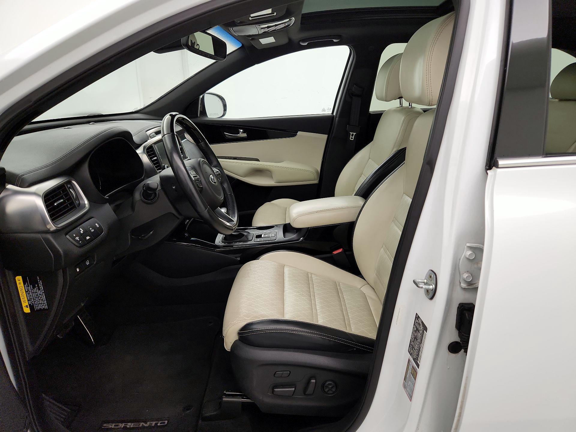 Thumbnail: 2017 Kia Sorento - 11