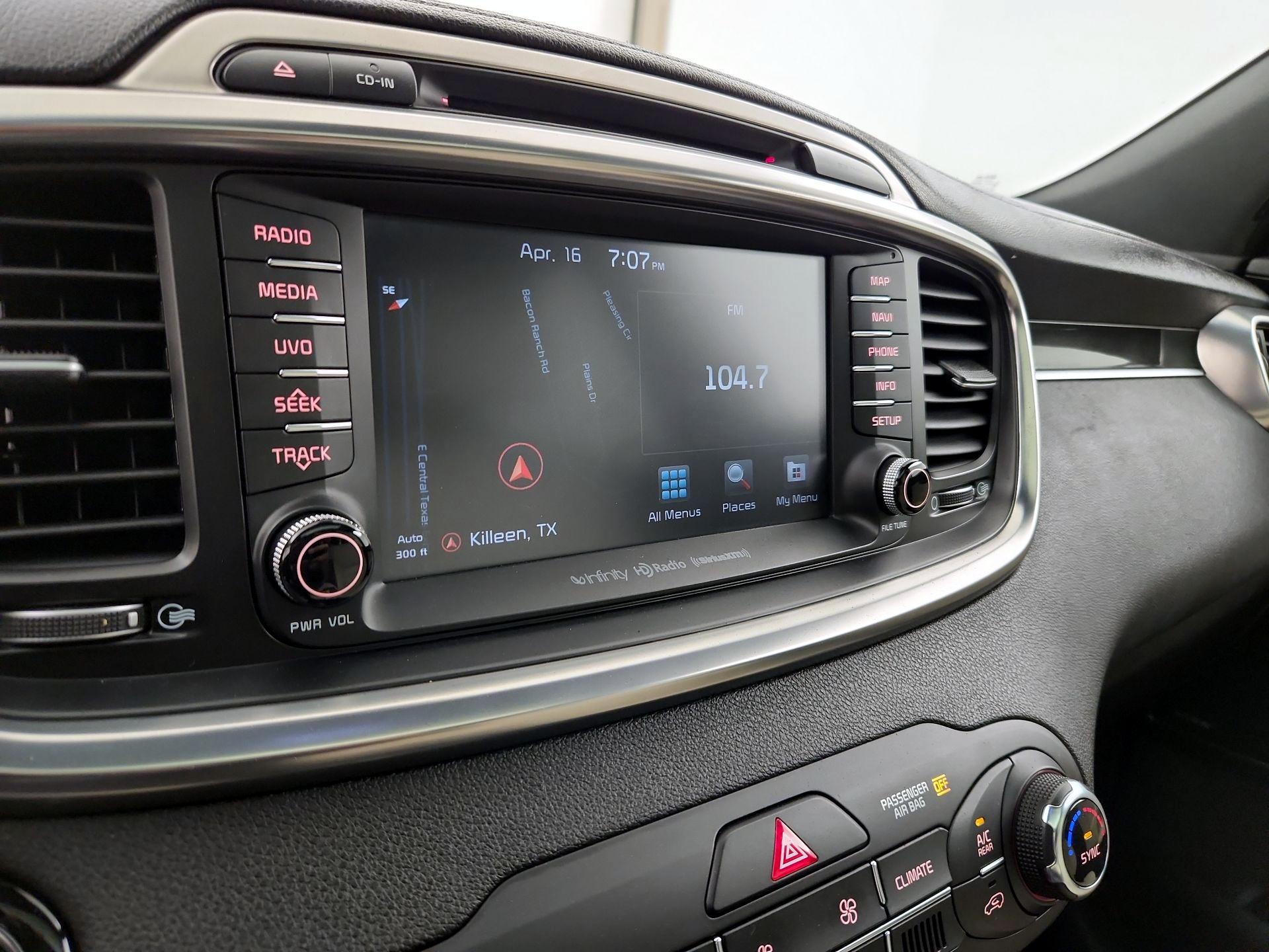 Thumbnail: 2017 Kia Sorento - 16