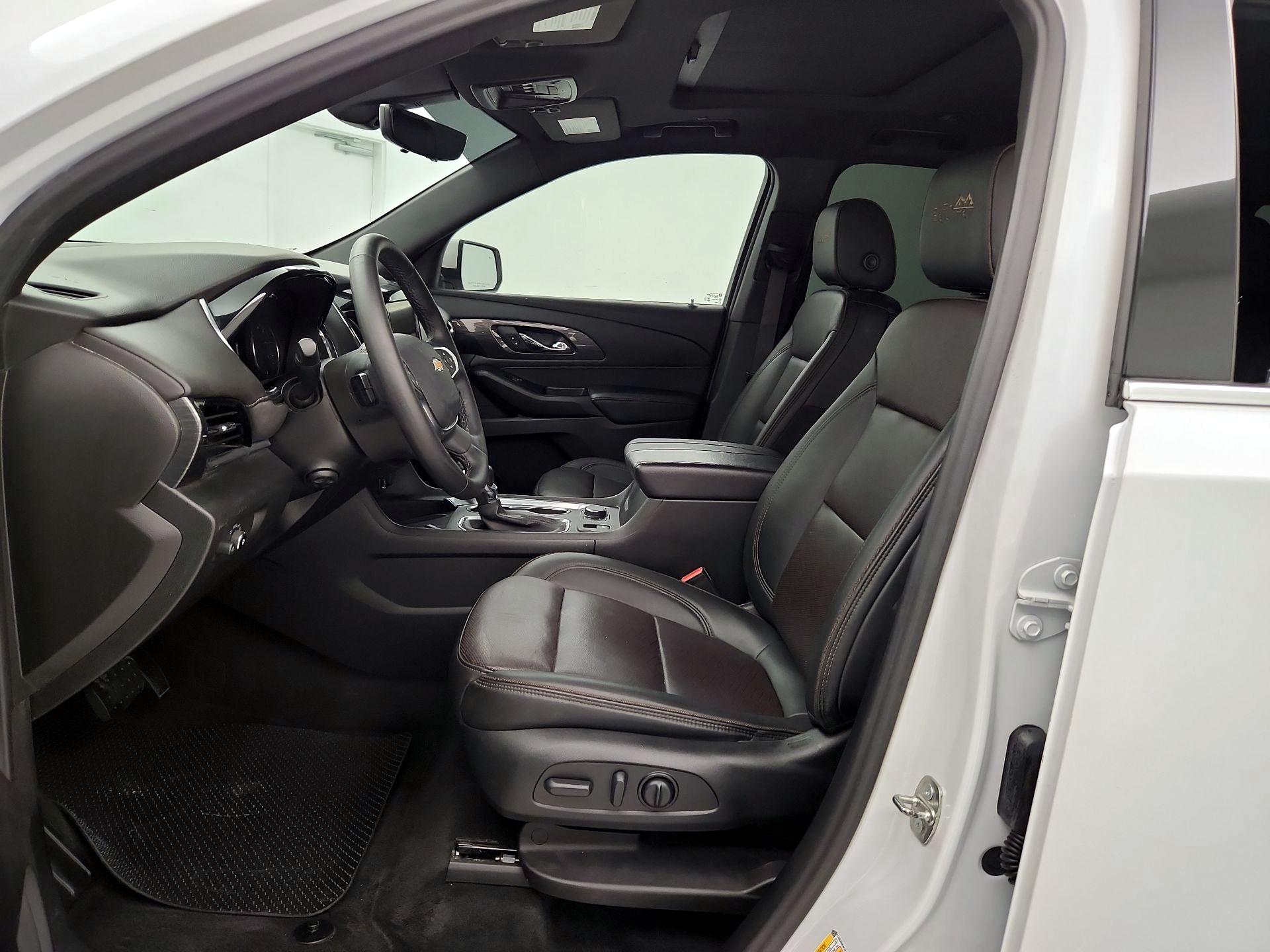 Thumbnail: 2023 Chevrolet Traverse - 11