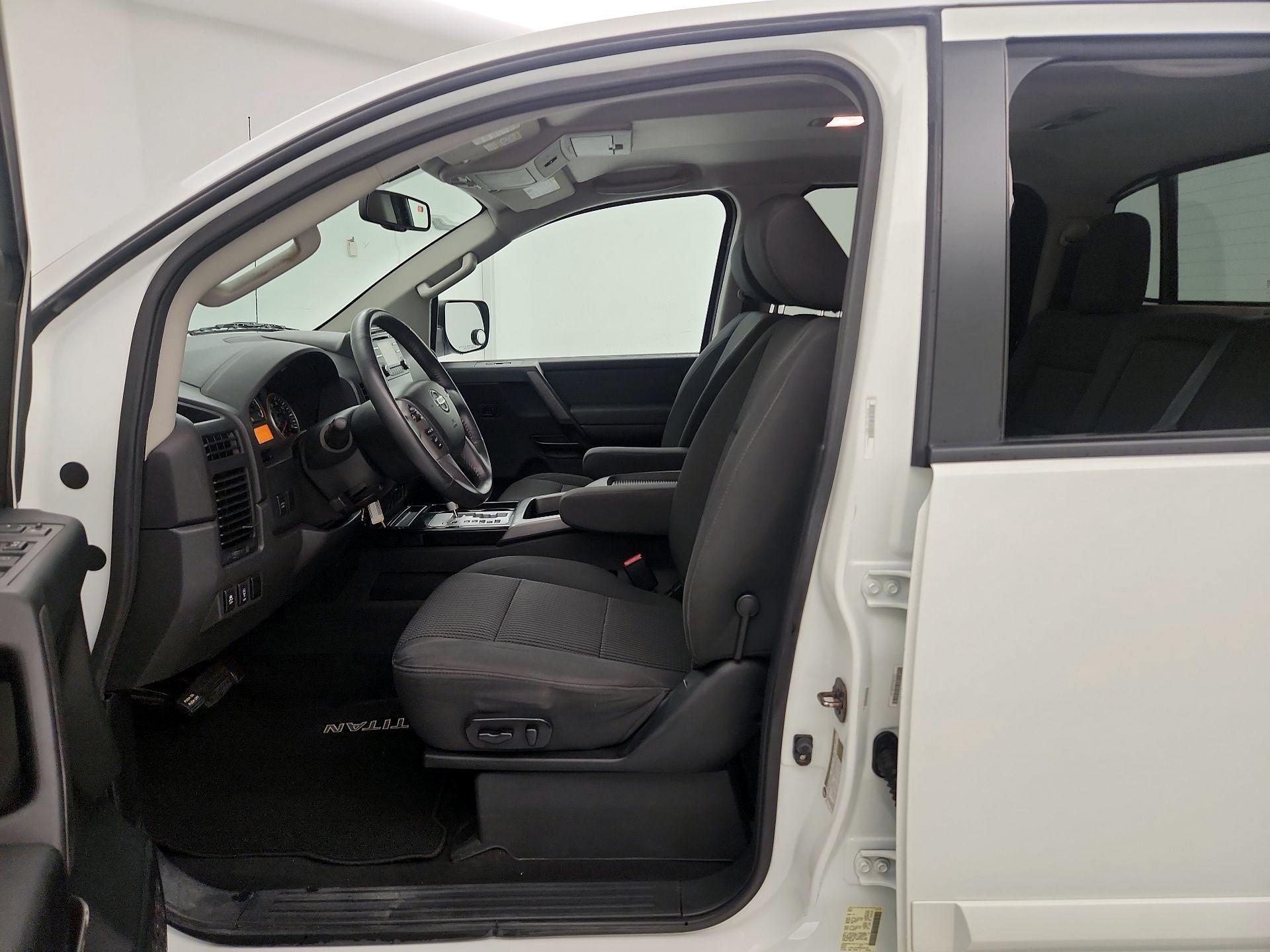 Thumbnail: 2014 Nissan Titan - 11