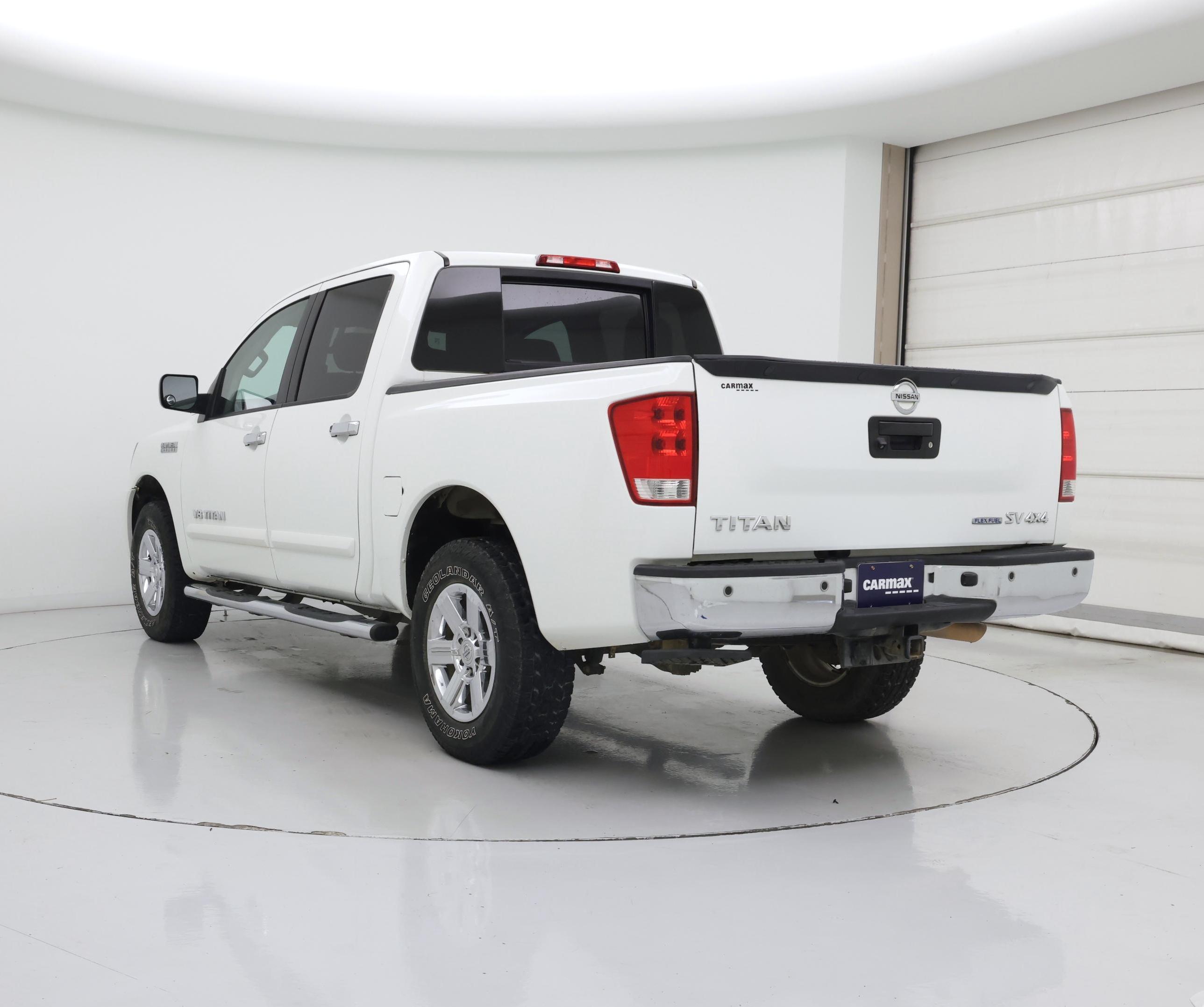 Thumbnail: 2014 Nissan Titan - 2