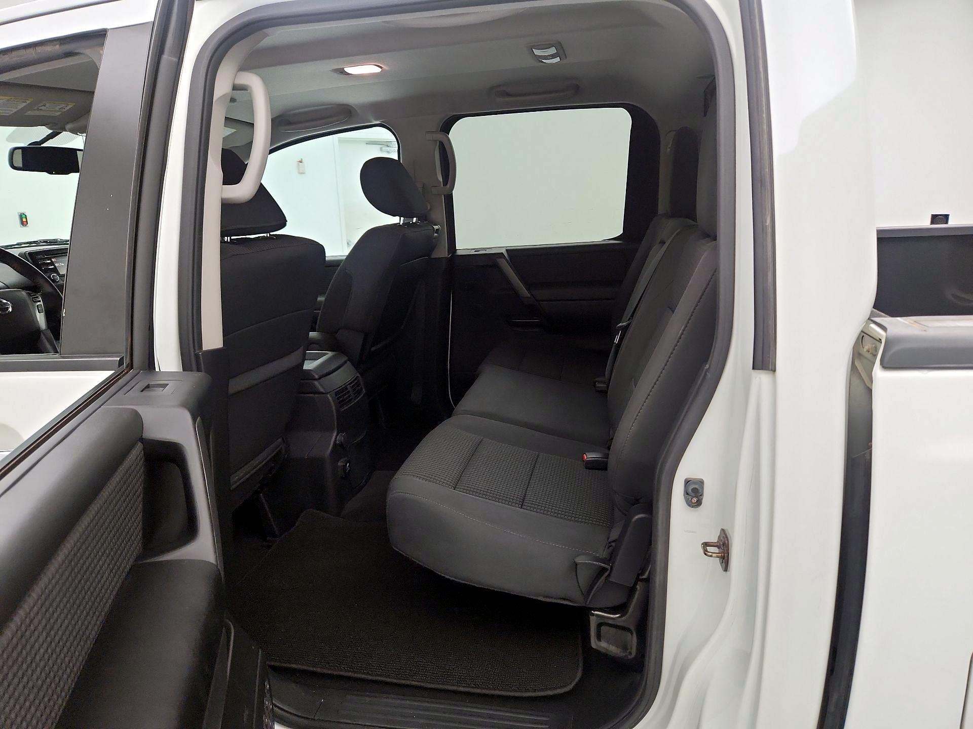 Thumbnail: 2014 Nissan Titan - 19