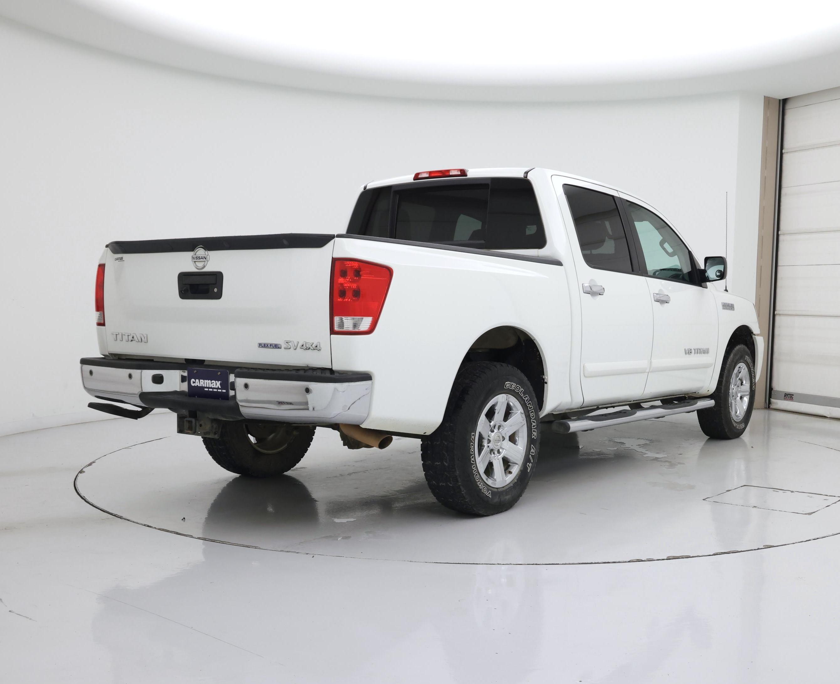 Thumbnail: 2014 Nissan Titan - 8