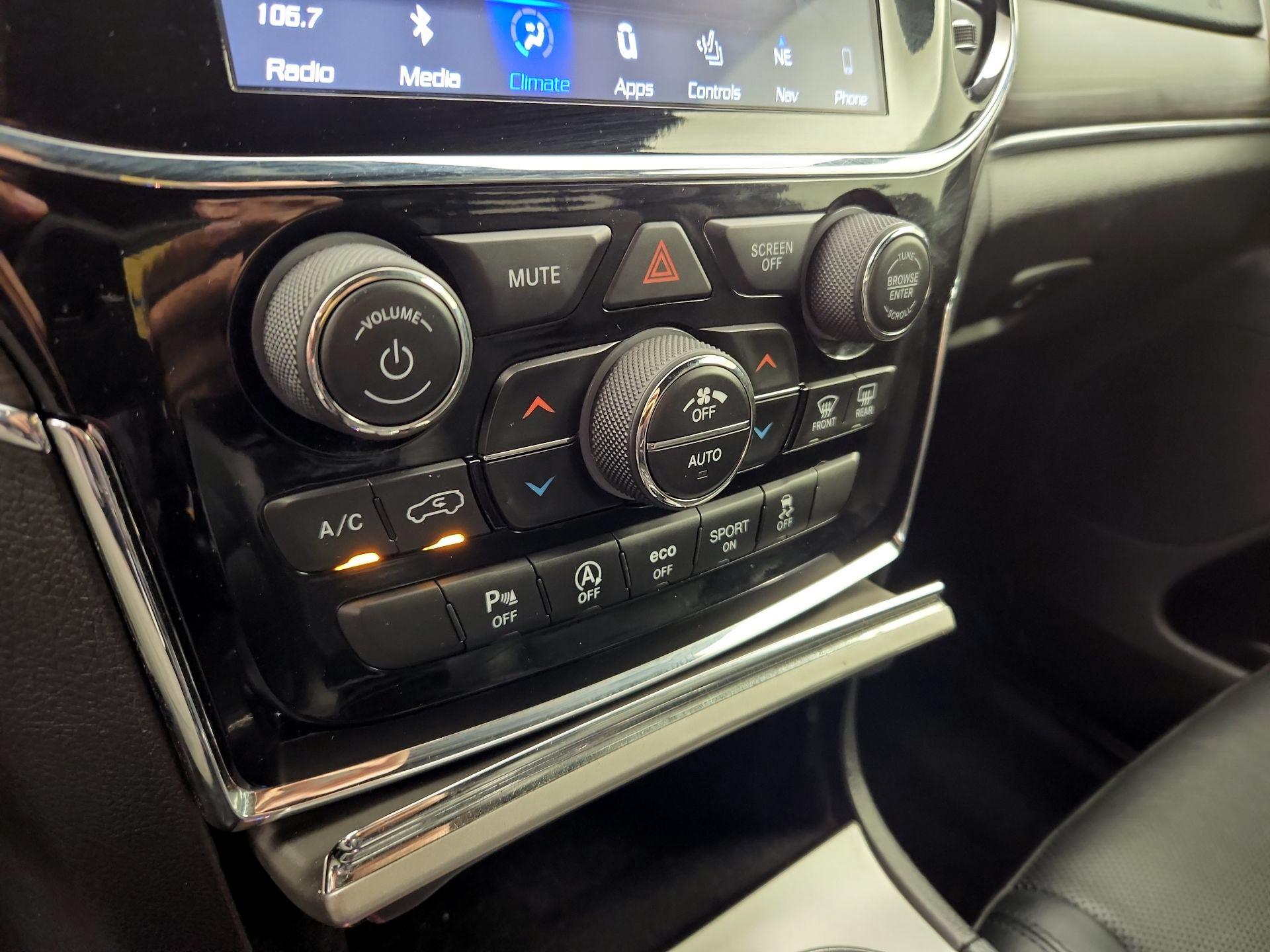 Thumbnail: 2019 Jeep Grand Cherokee - 17
