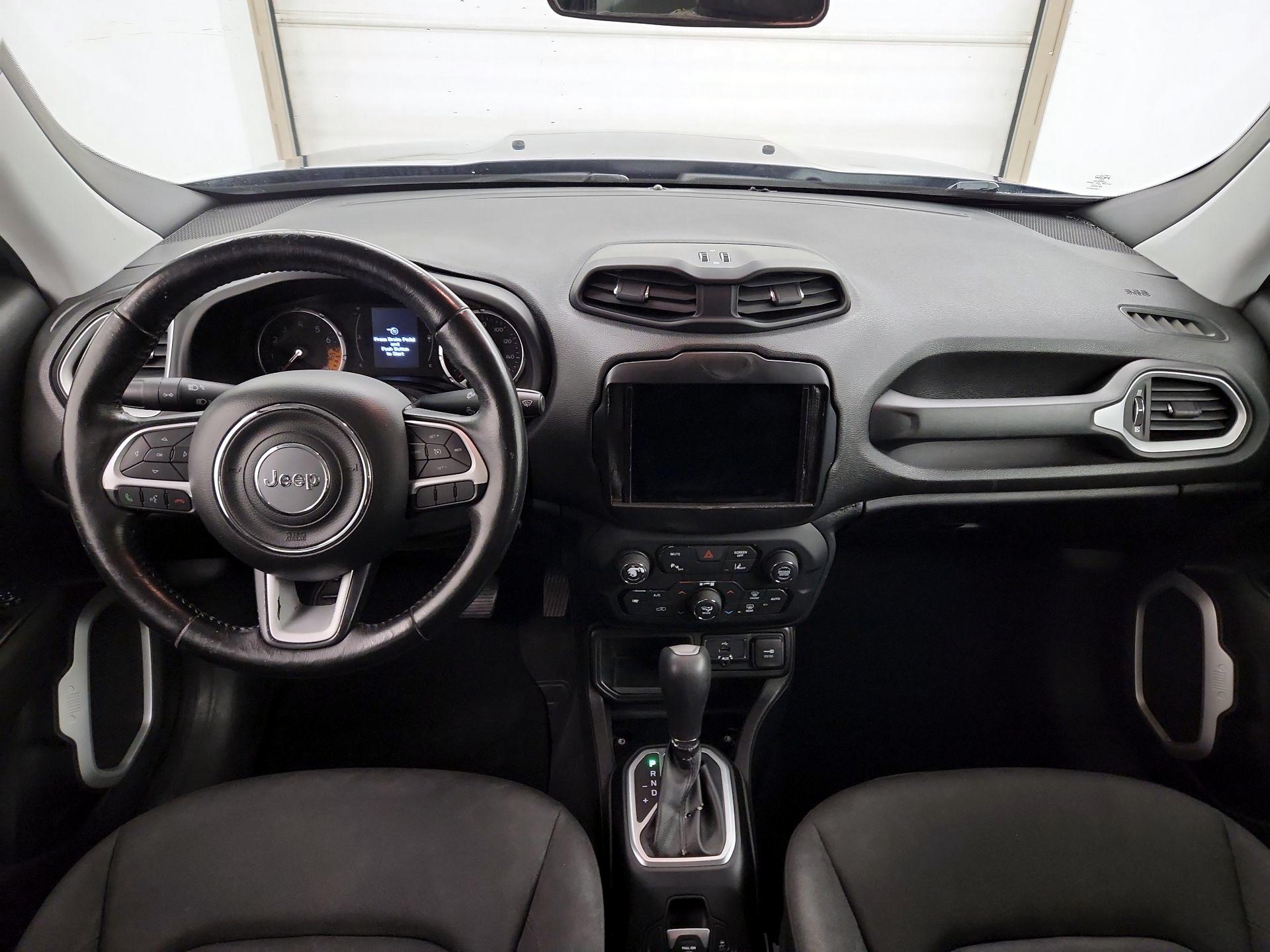 Thumbnail: 2018 Jeep Renegade - 9